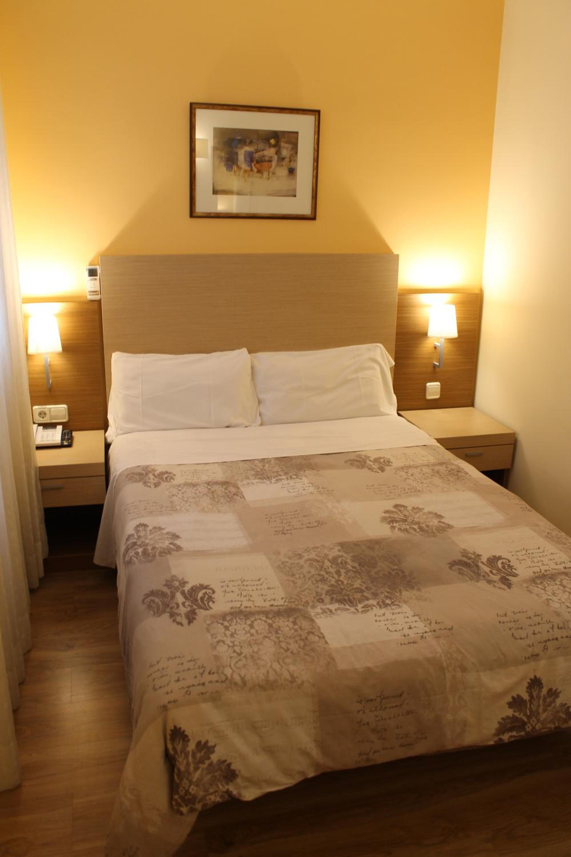 Hotel Mirador Puerta del Sol — 22