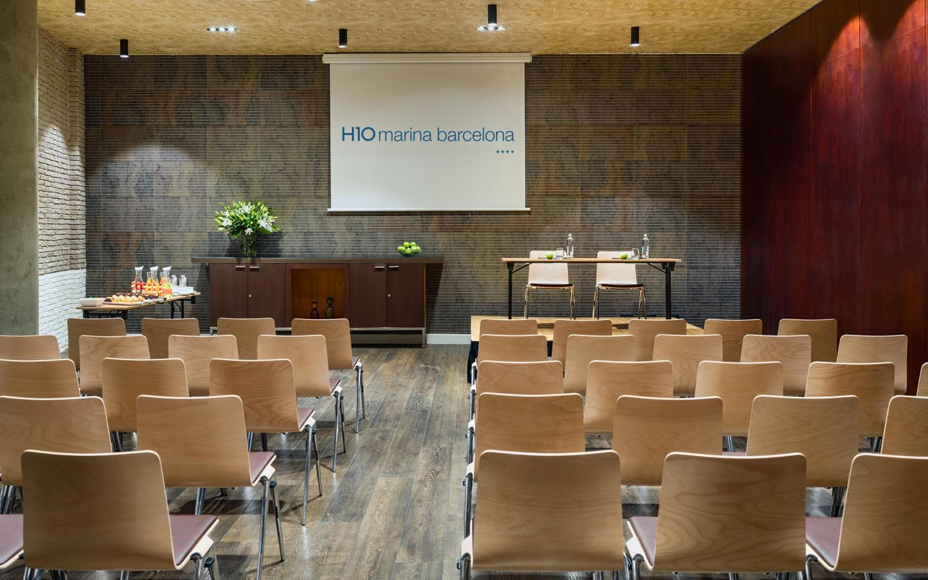 H10 Marina Barcelona — 16