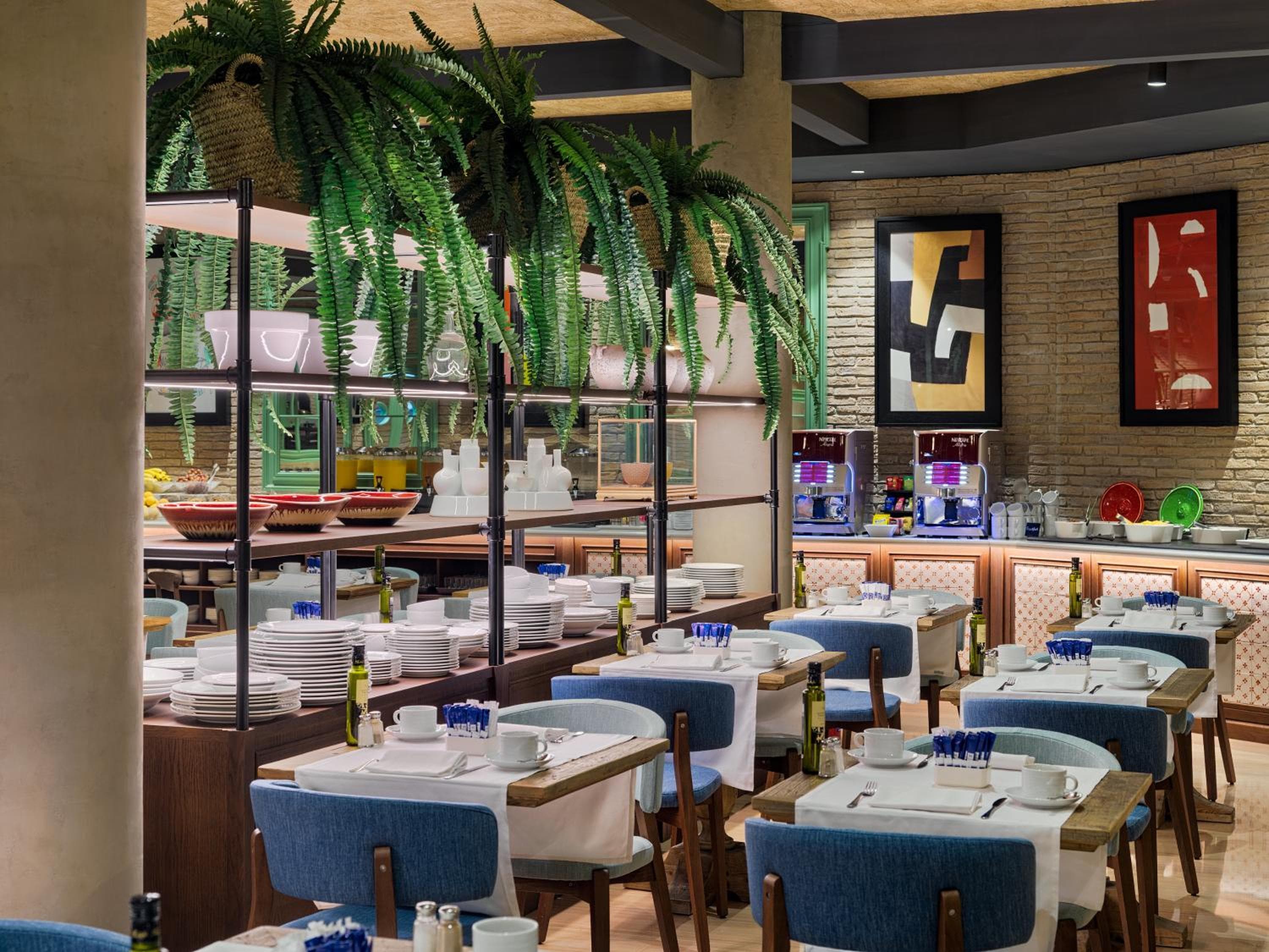 H10 Marina Barcellona — 10