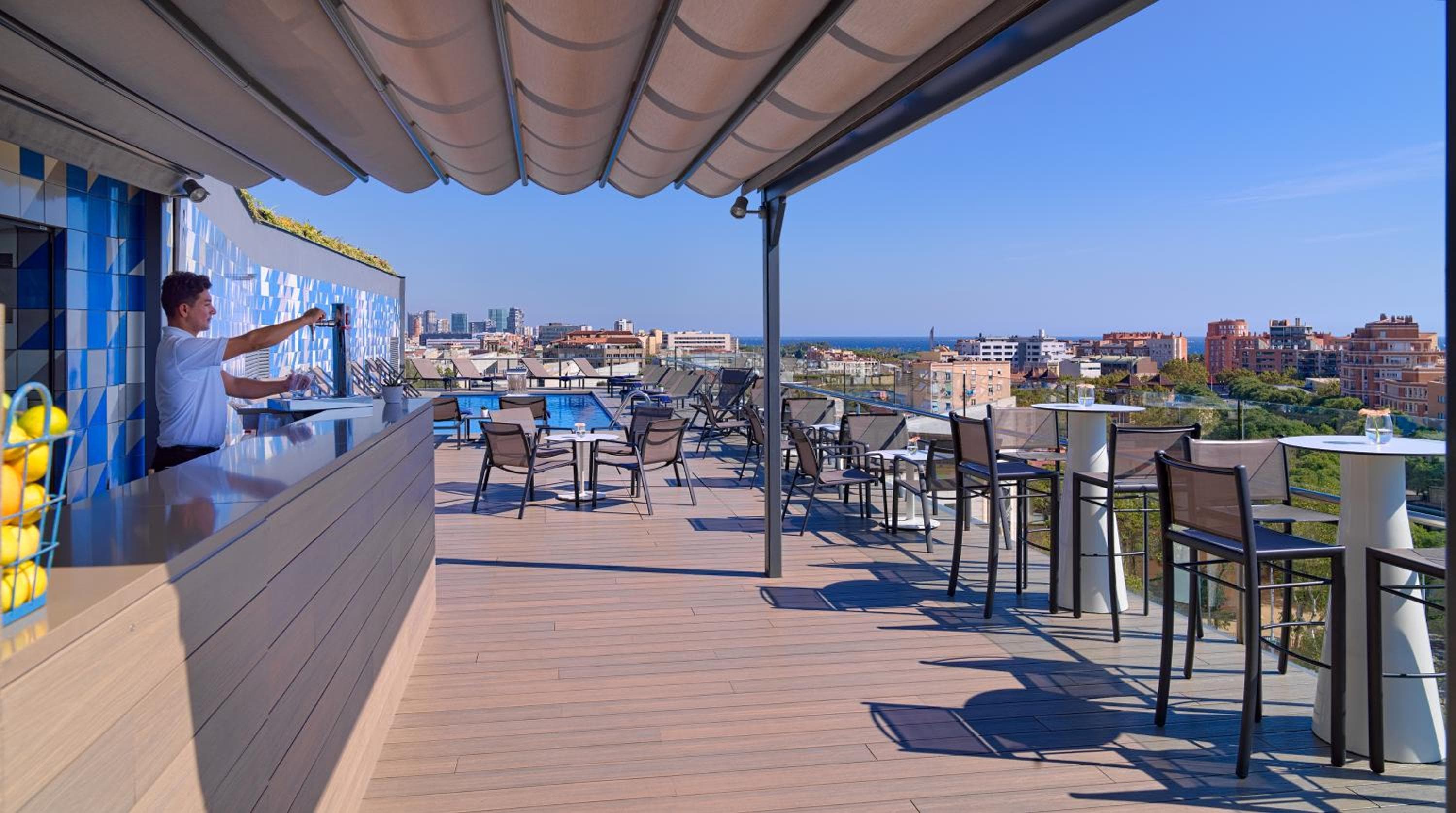 H10 Marina Barcelona — 20
