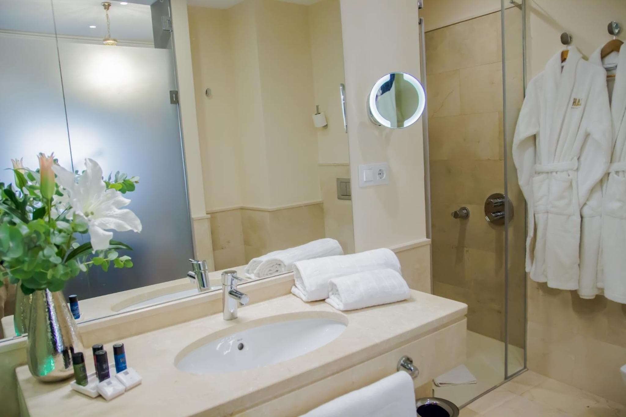 Halo Boutique Hotel — 12