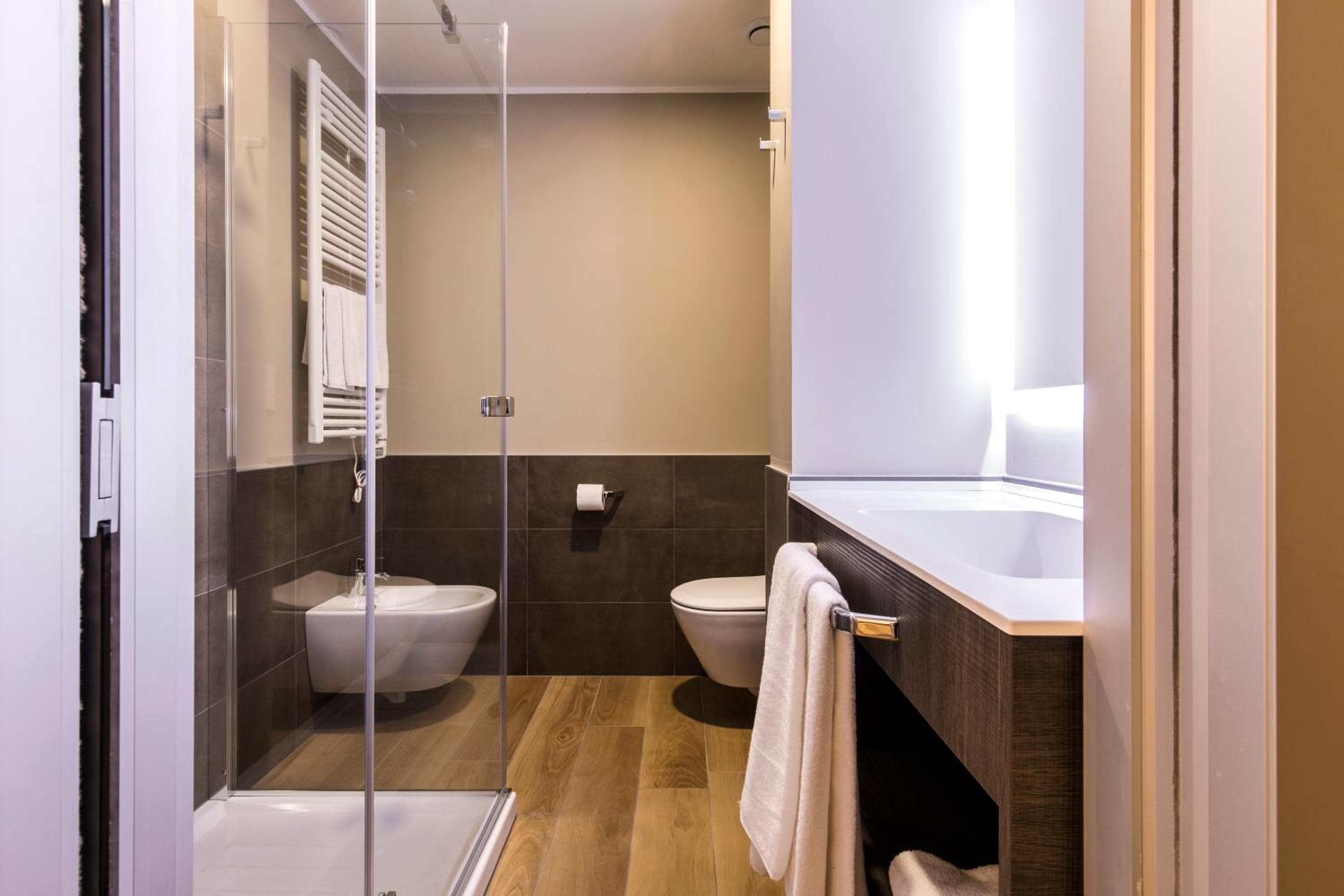 43 Bahnhof Hotel — 7
