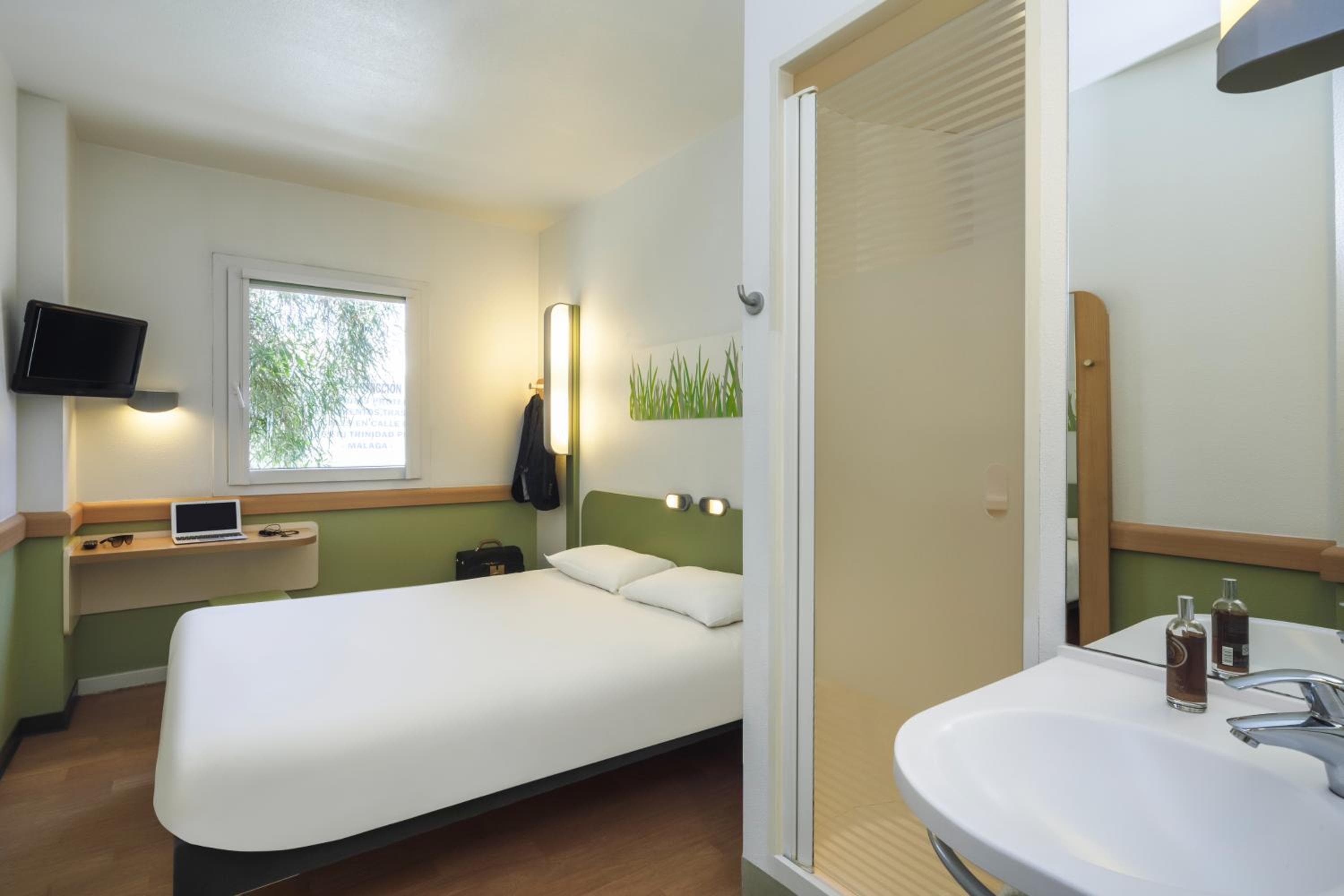 Ibis Budget Málaga Centro — 21