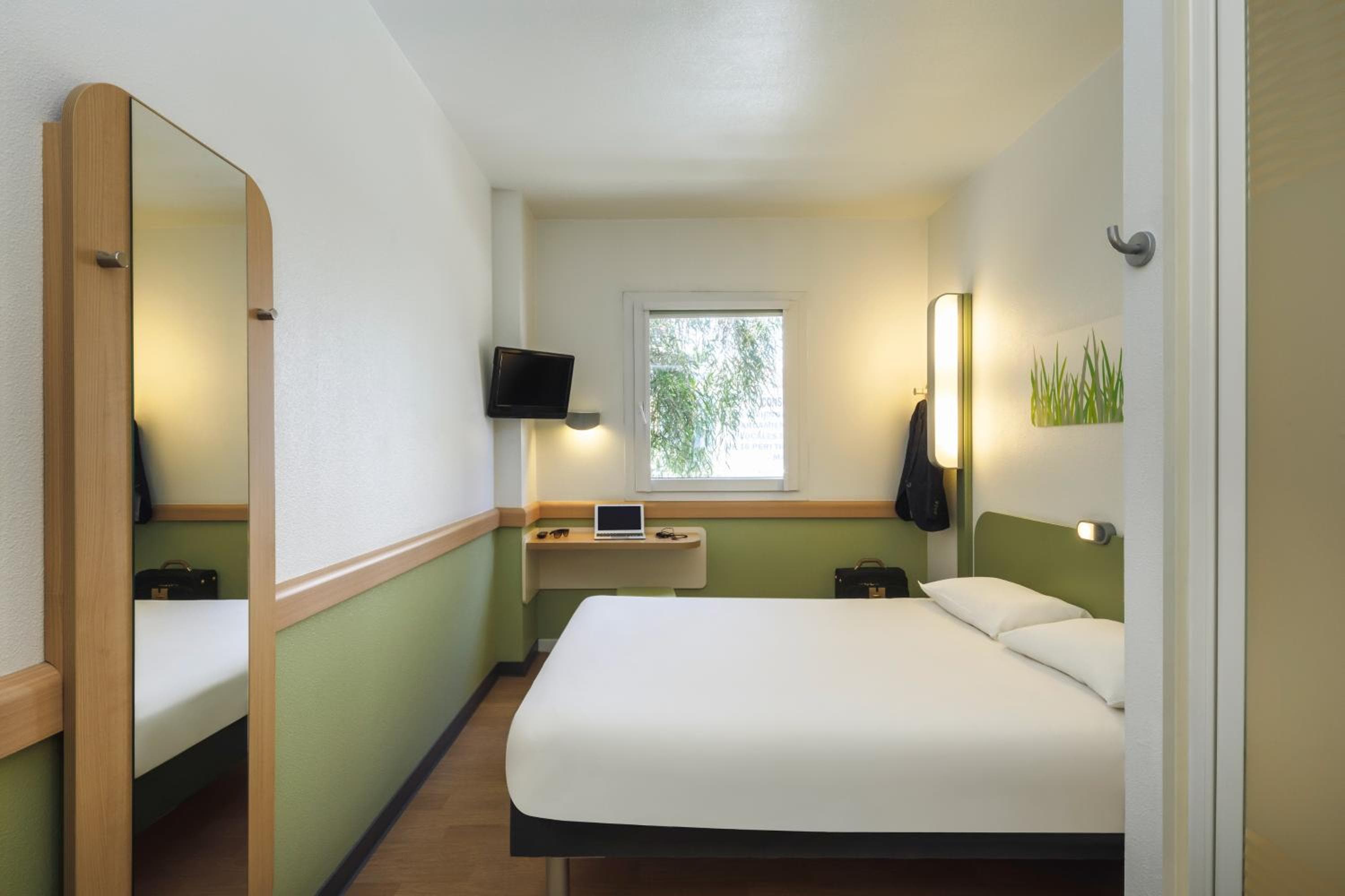 Ibis Budget Málaga Centro — 13