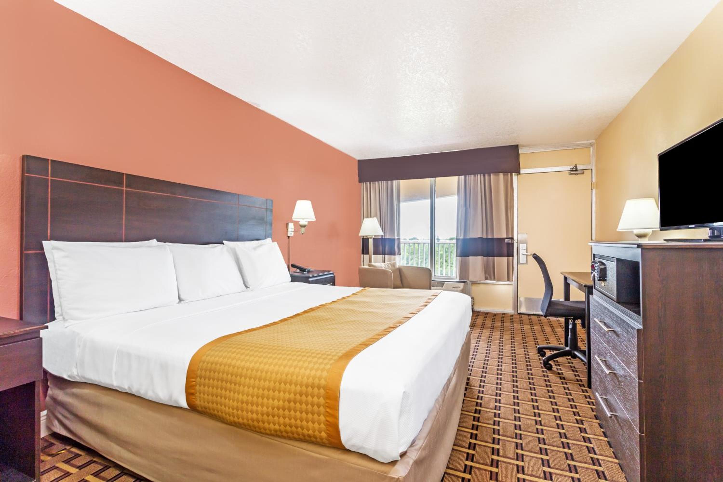 Days Inn by Wyndham Fort Lauderdale-Oakland Park Airport N — 22