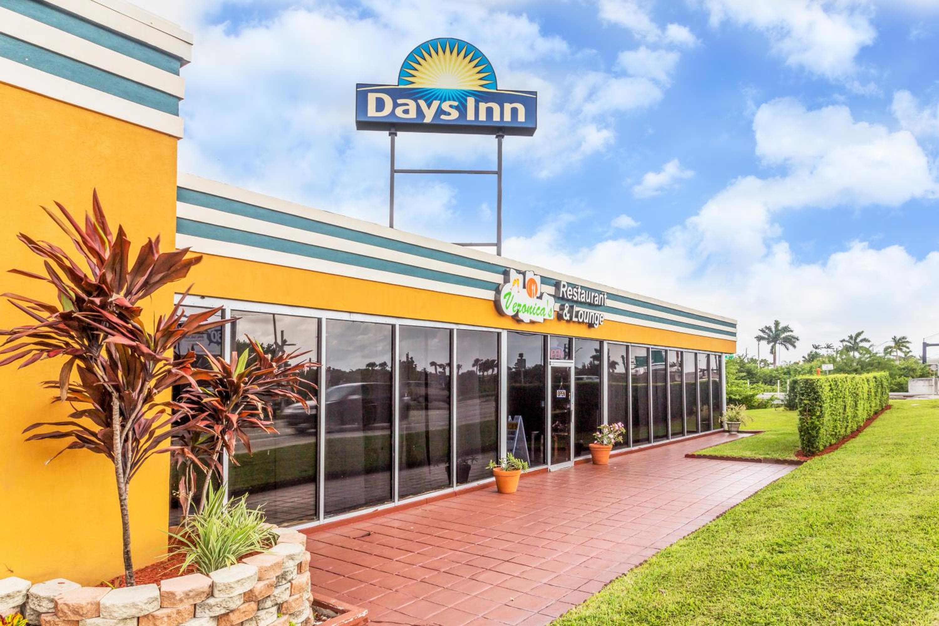 Days Inn by Wyndham Fort Lauderdale-Oakland Park Airport N — 20