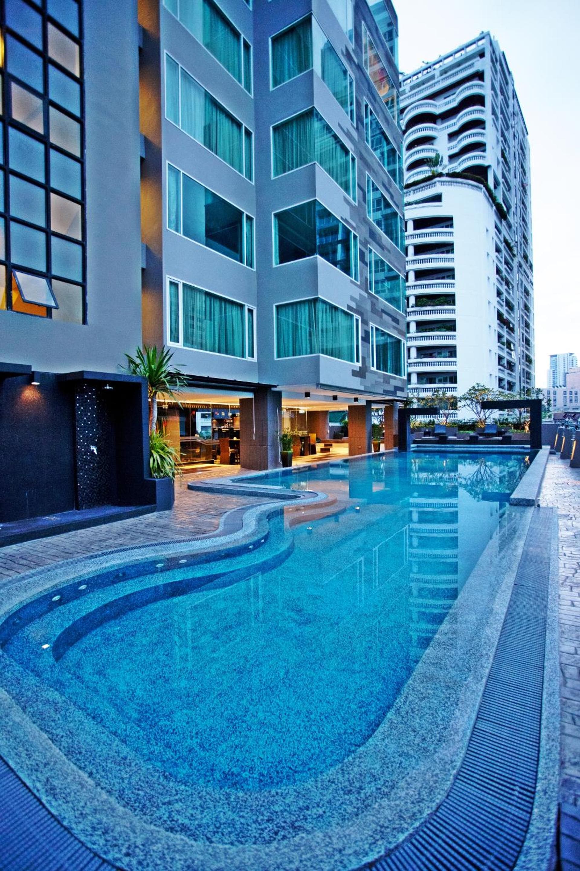 Golden Tulip Mandison Suites — 2