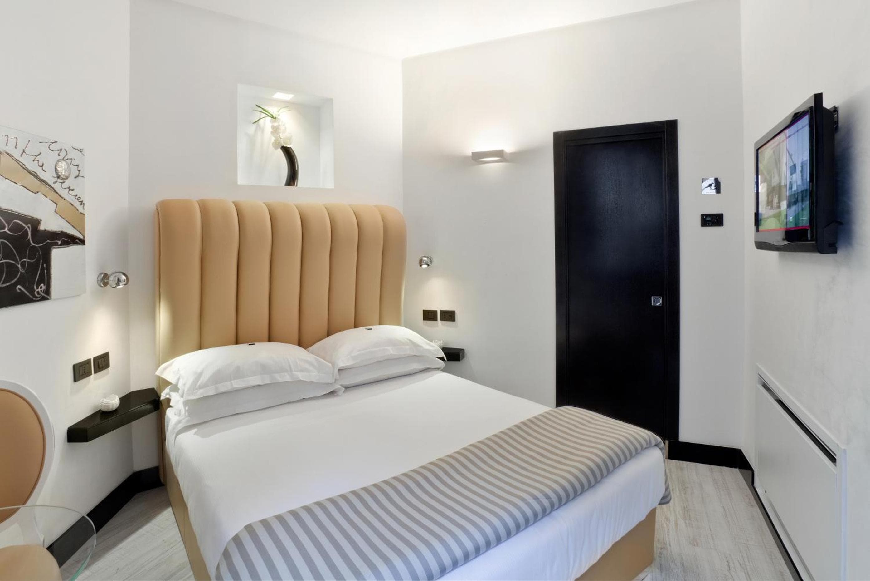 LHP Hotel Napoleon — 5