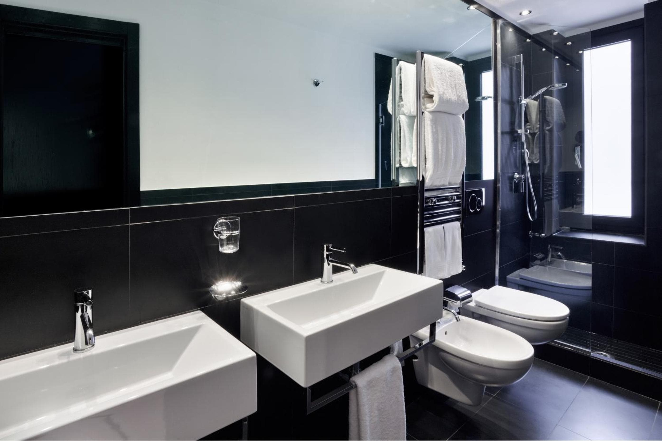 LHP Hotel Napoleon — 9