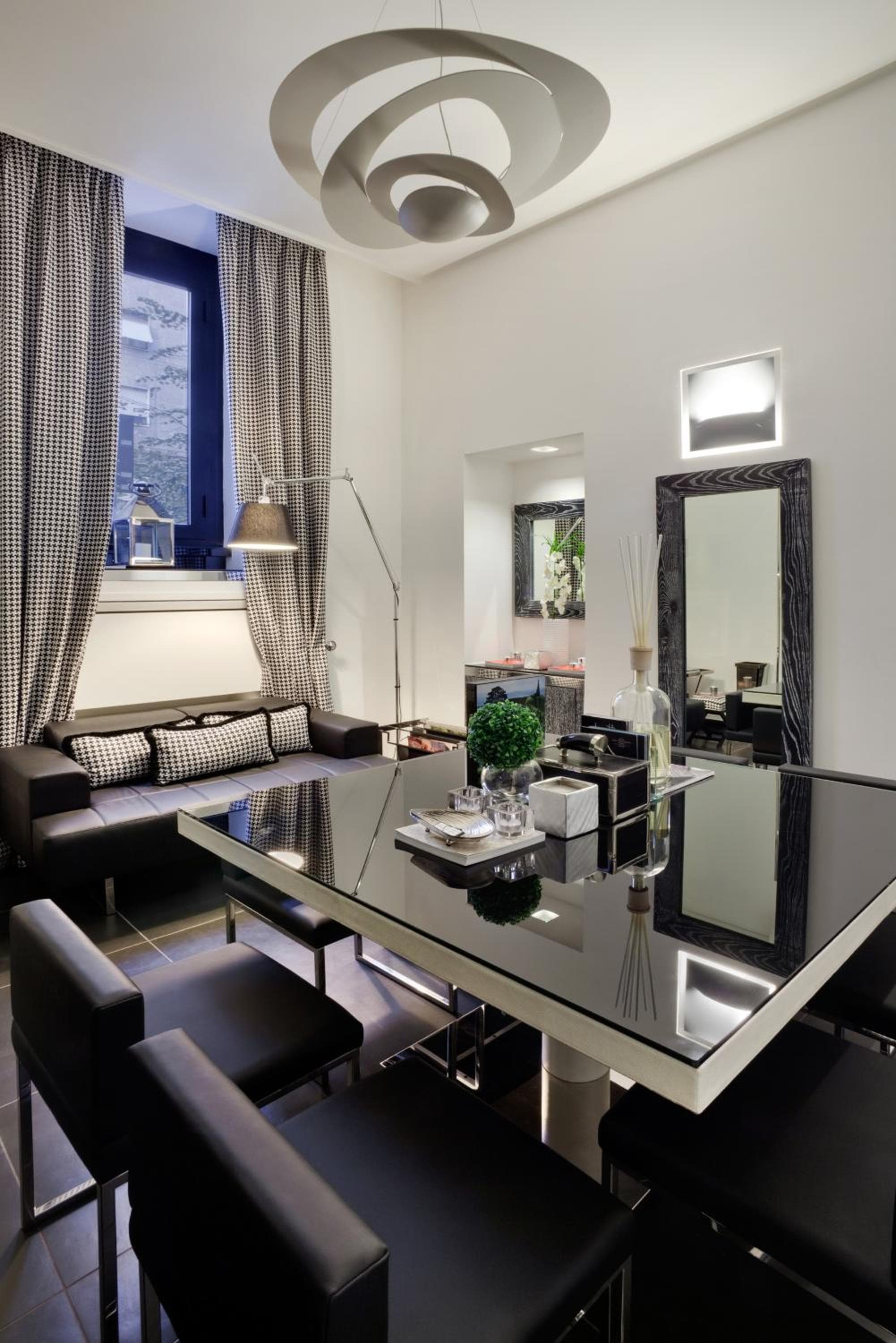 LHP Hotel Napoleon — 28