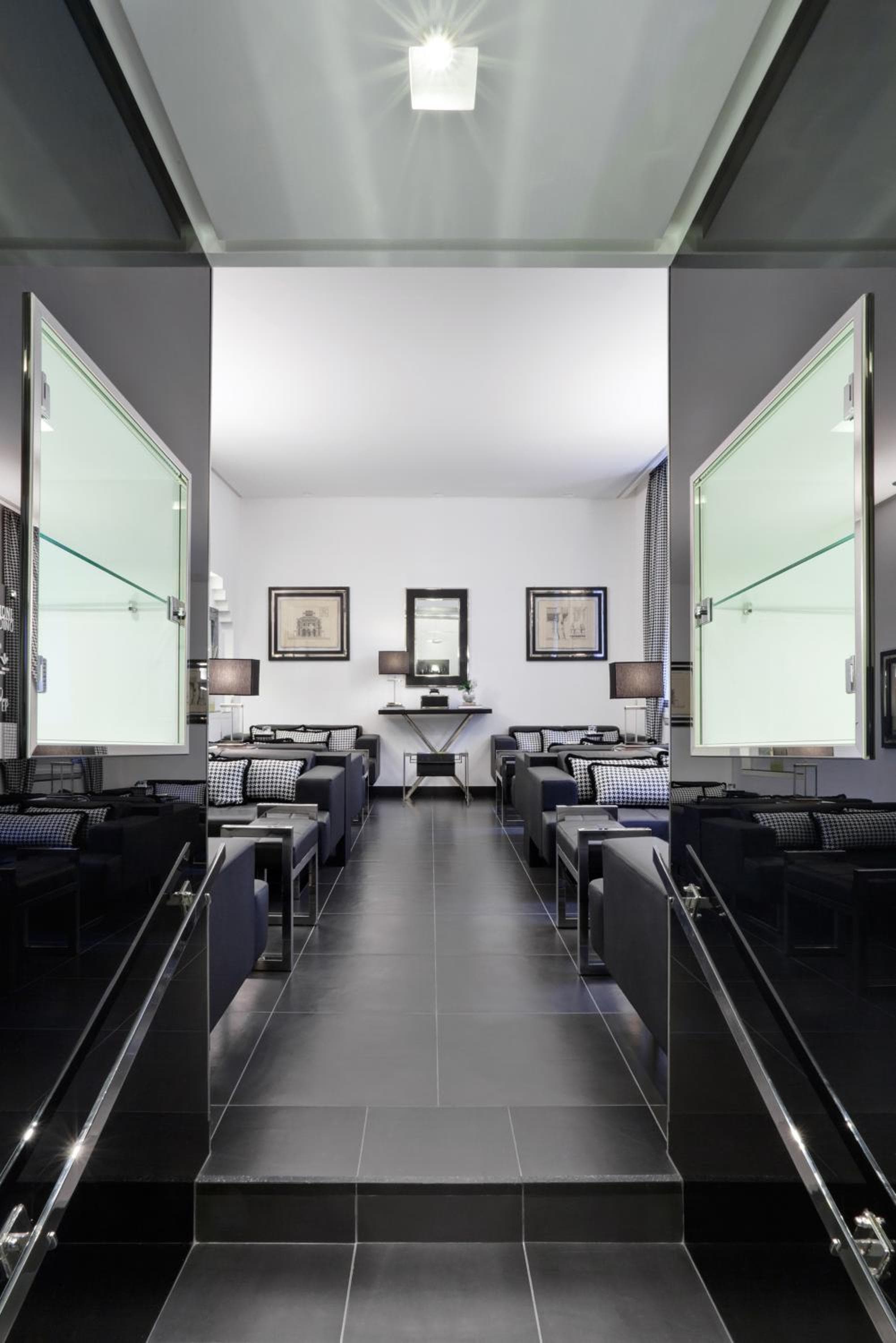 LHP Hotel Napoleon — 30