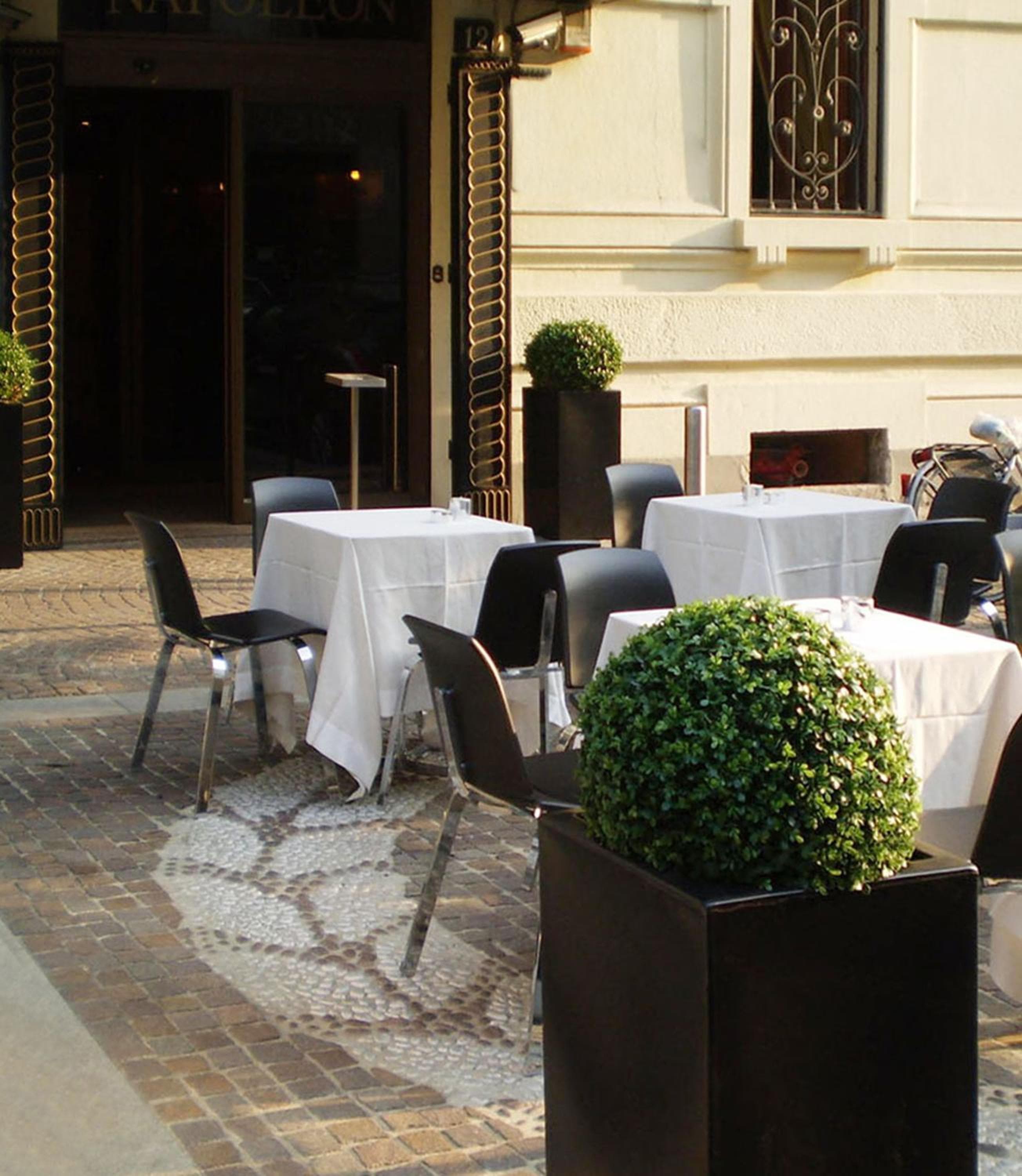 LHP Hotel Napoleon — 22
