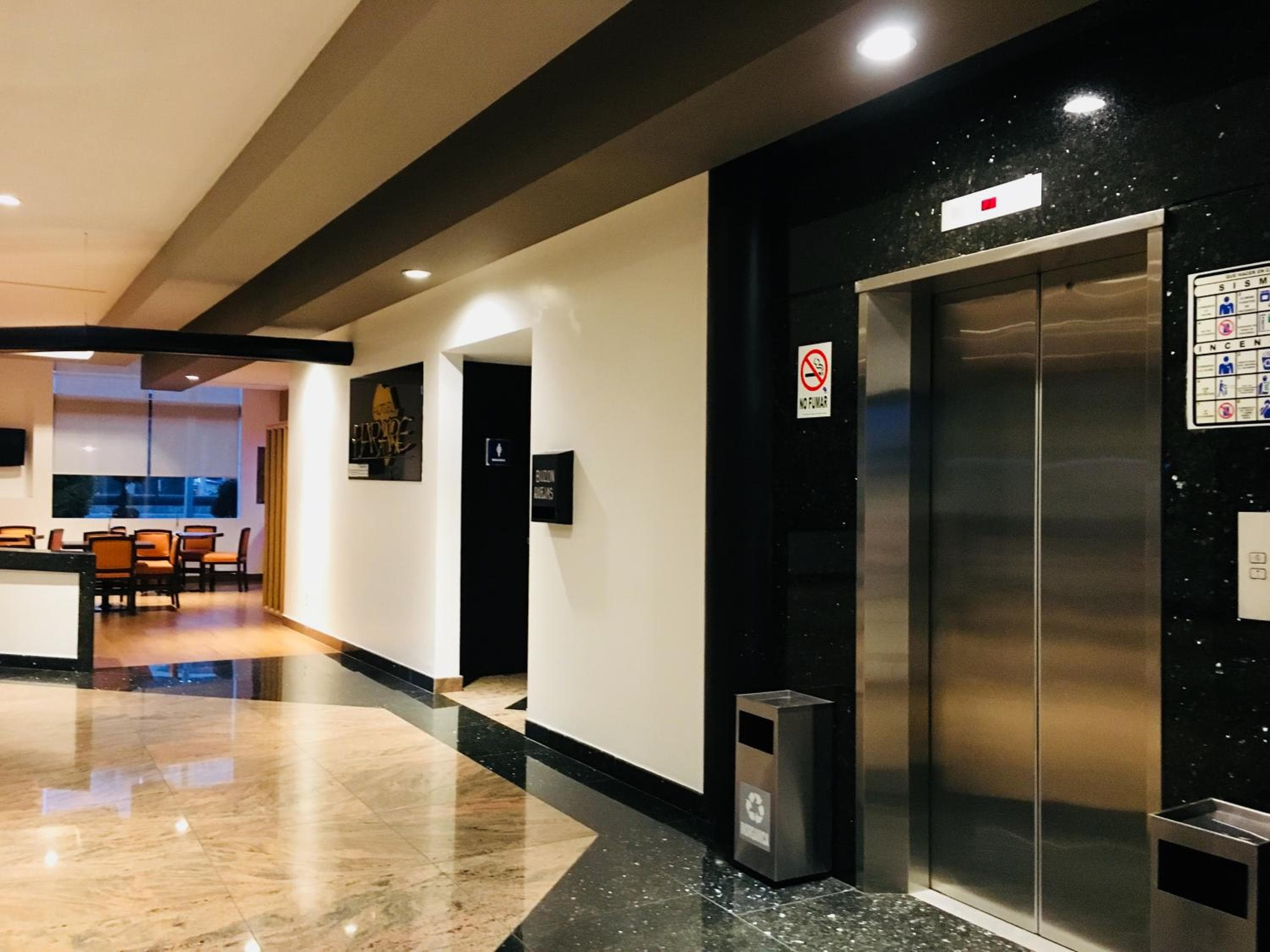 Hotel Harare — 12