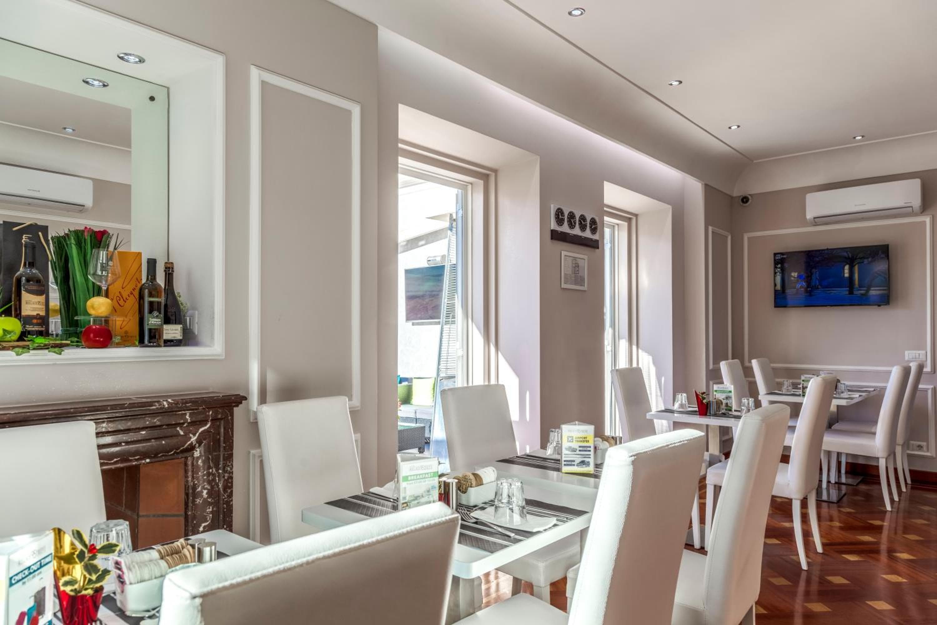 Relais Trevi 95 Boutique Hotel — 8