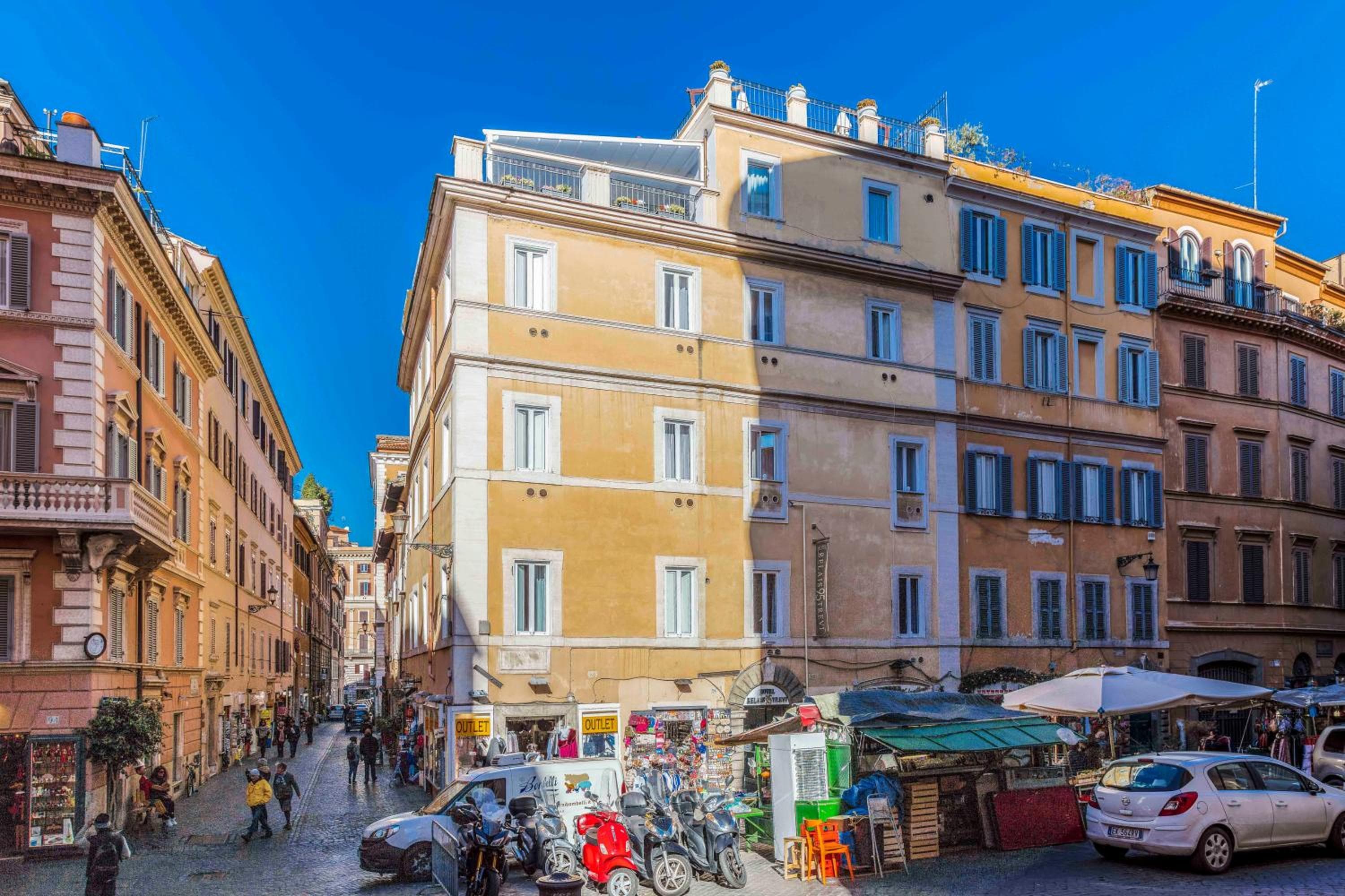 Relais Trevi 95 Boutique Hotel — 1