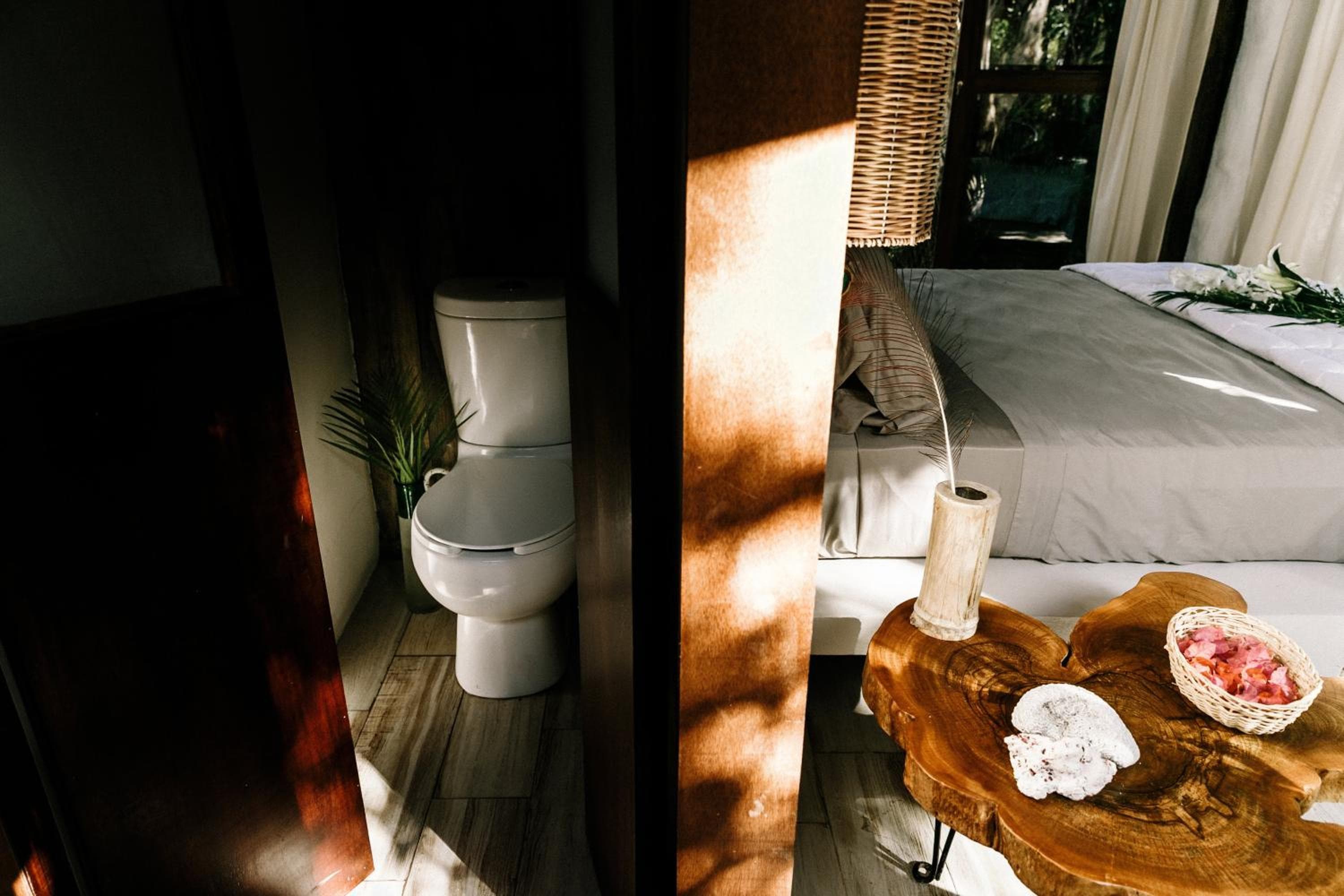 Mamasan Treehouses & Cabins — 14