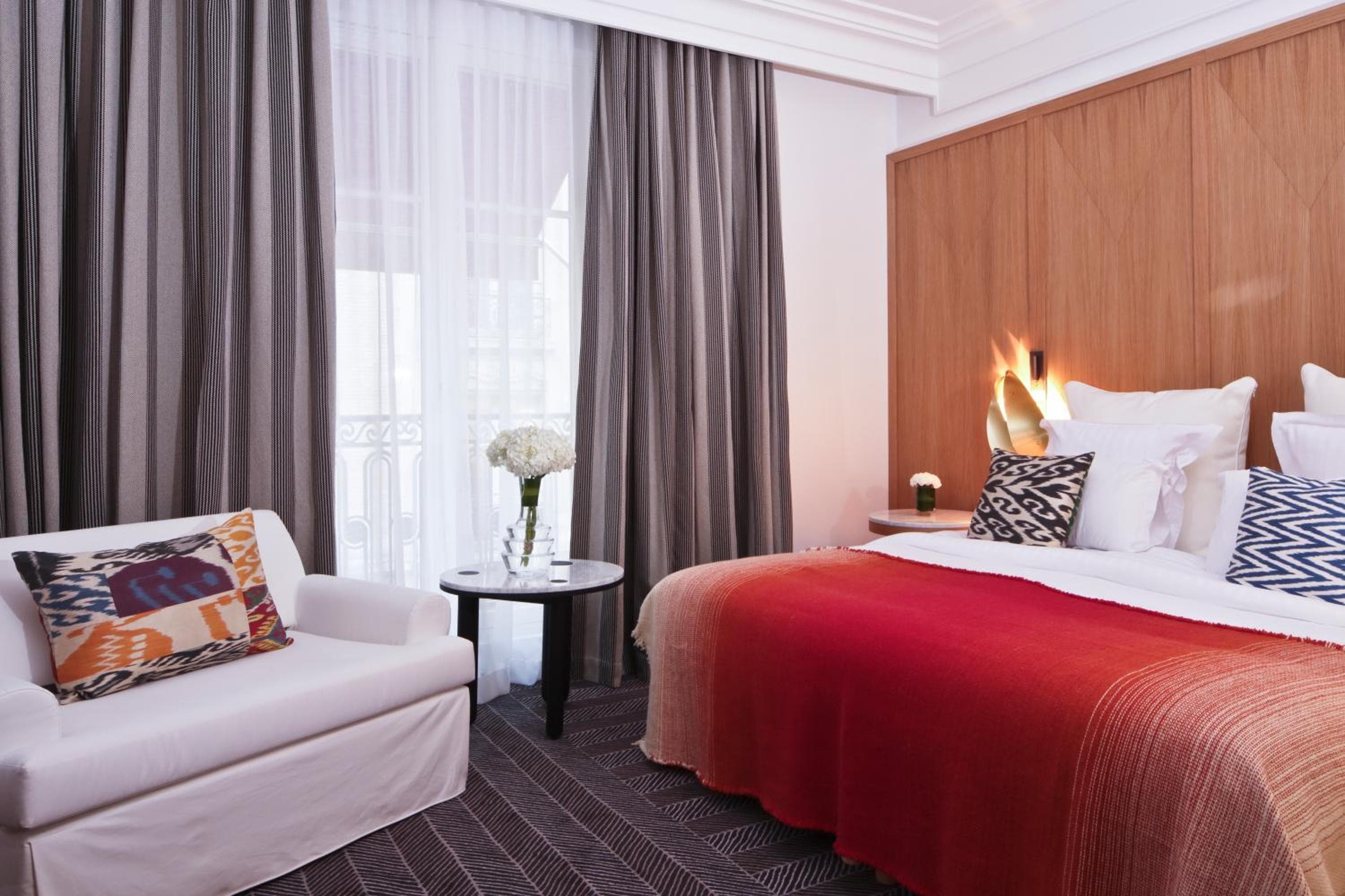 Hôtel Vernet Champs Elysées Paris — 19