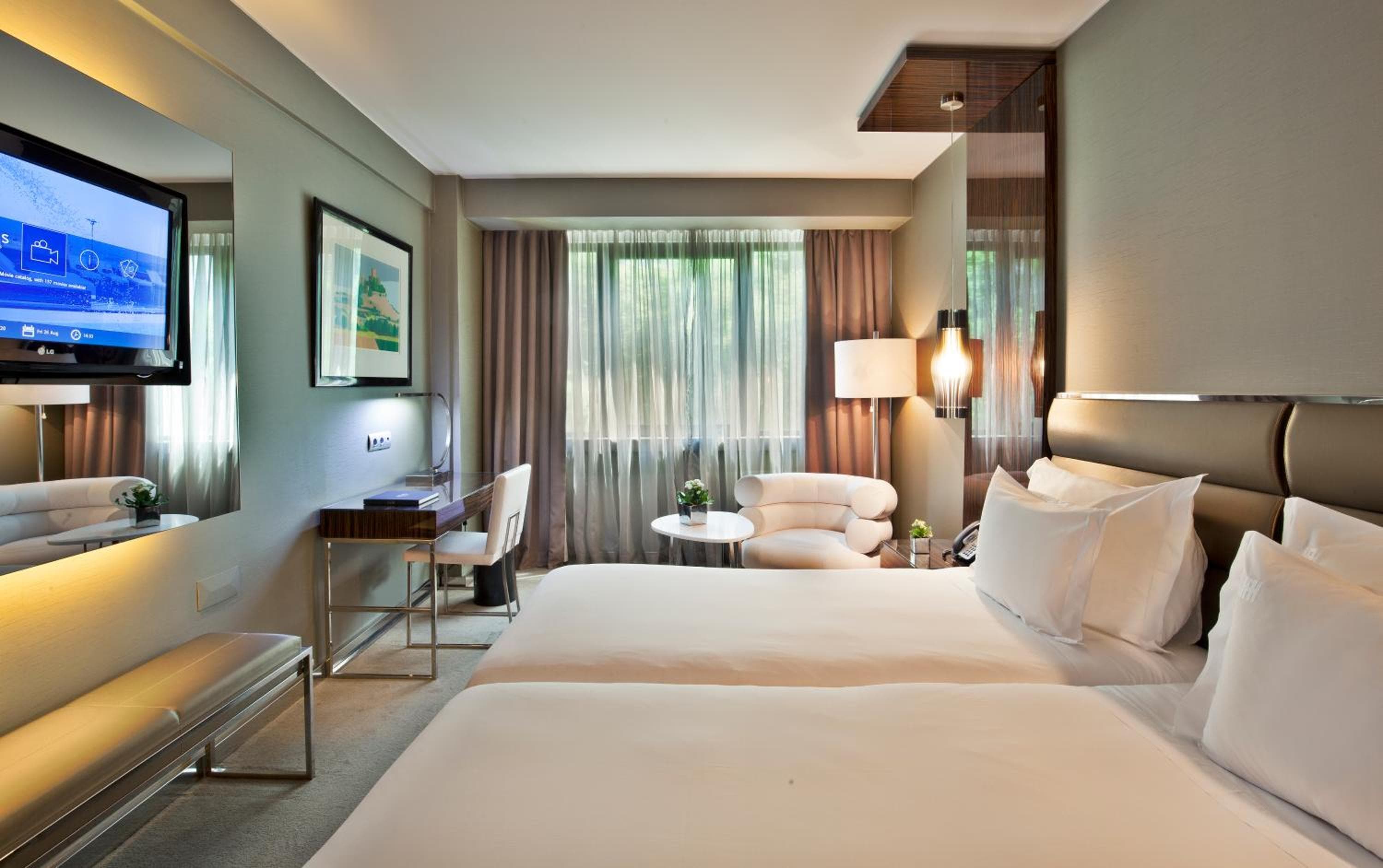 Altis Grand Hotel — 16