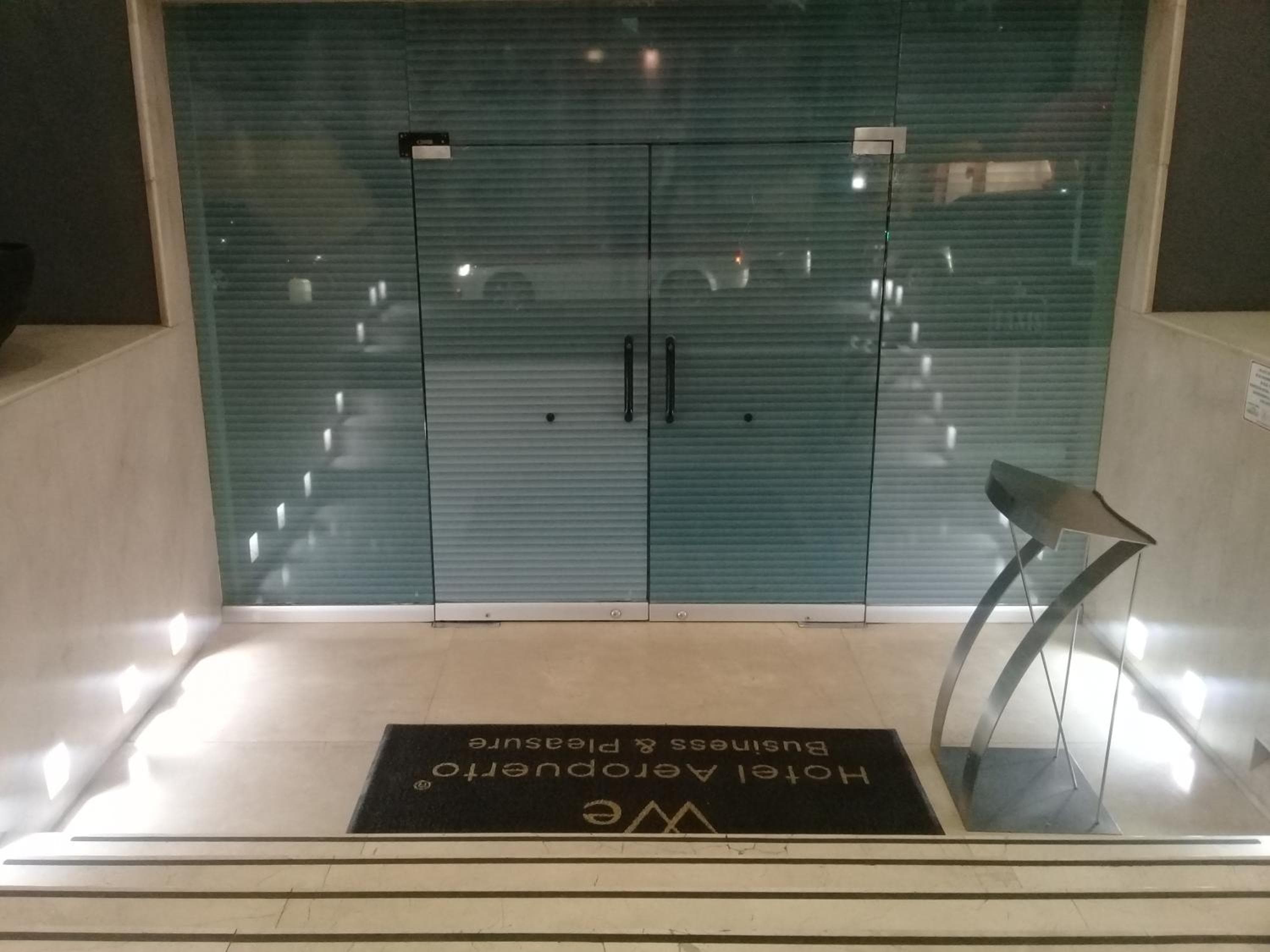 Hotel Flughafen wir — 9