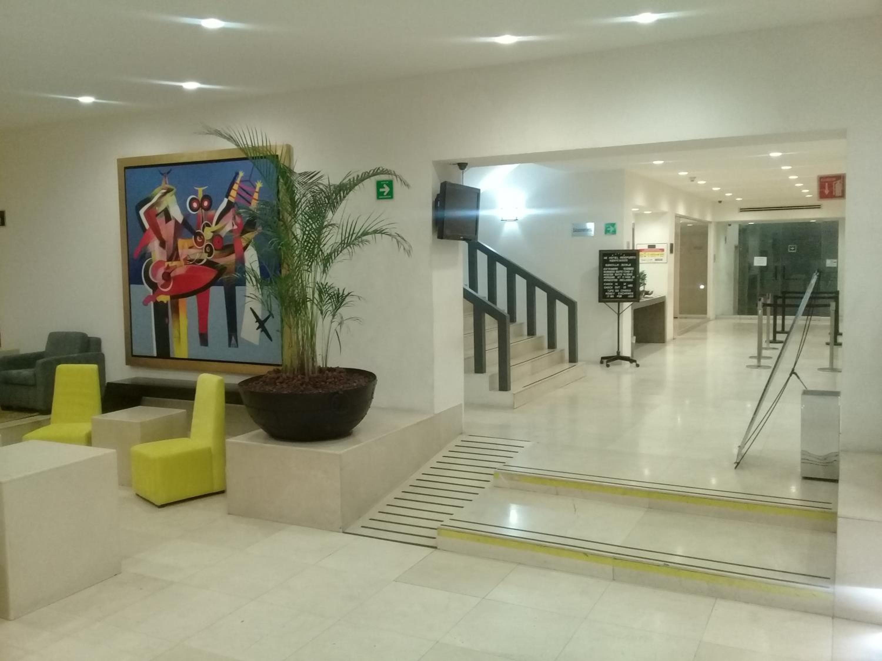 Hotel Flughafen wir — 5