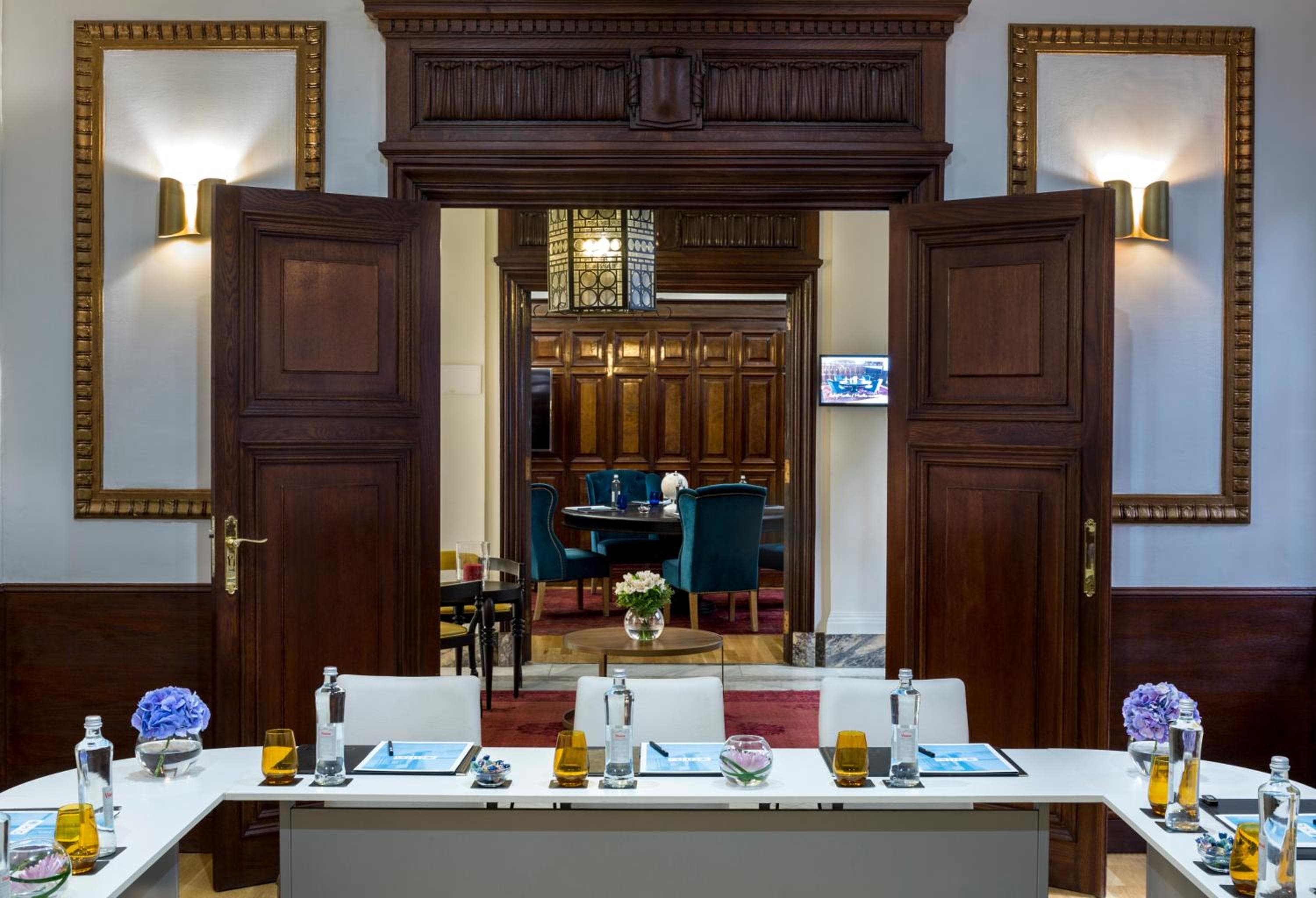 Boutique Hotel H10 Villa de la Reina — 29