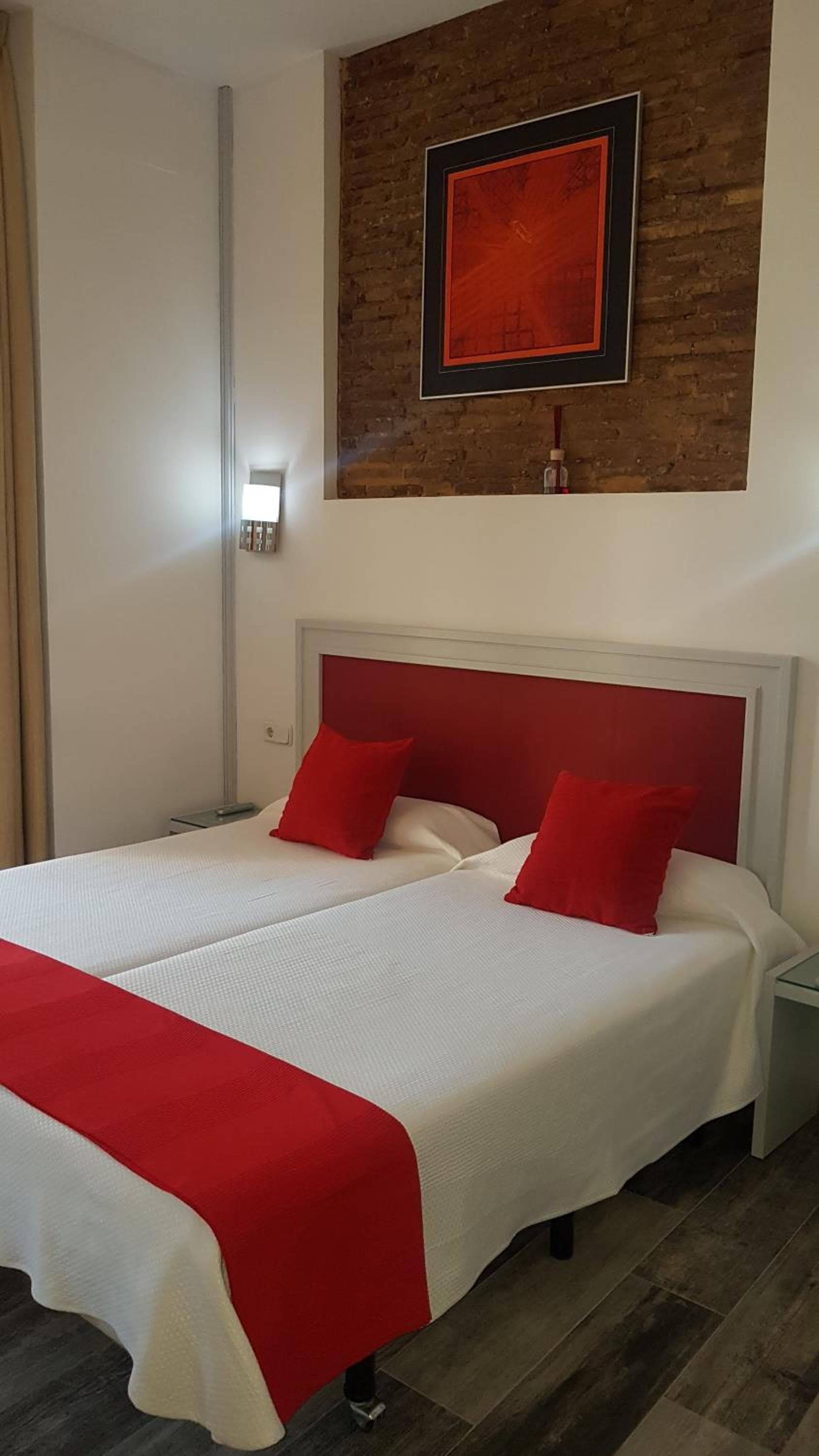 Hotel y Apartamentos Doña Lola — 7