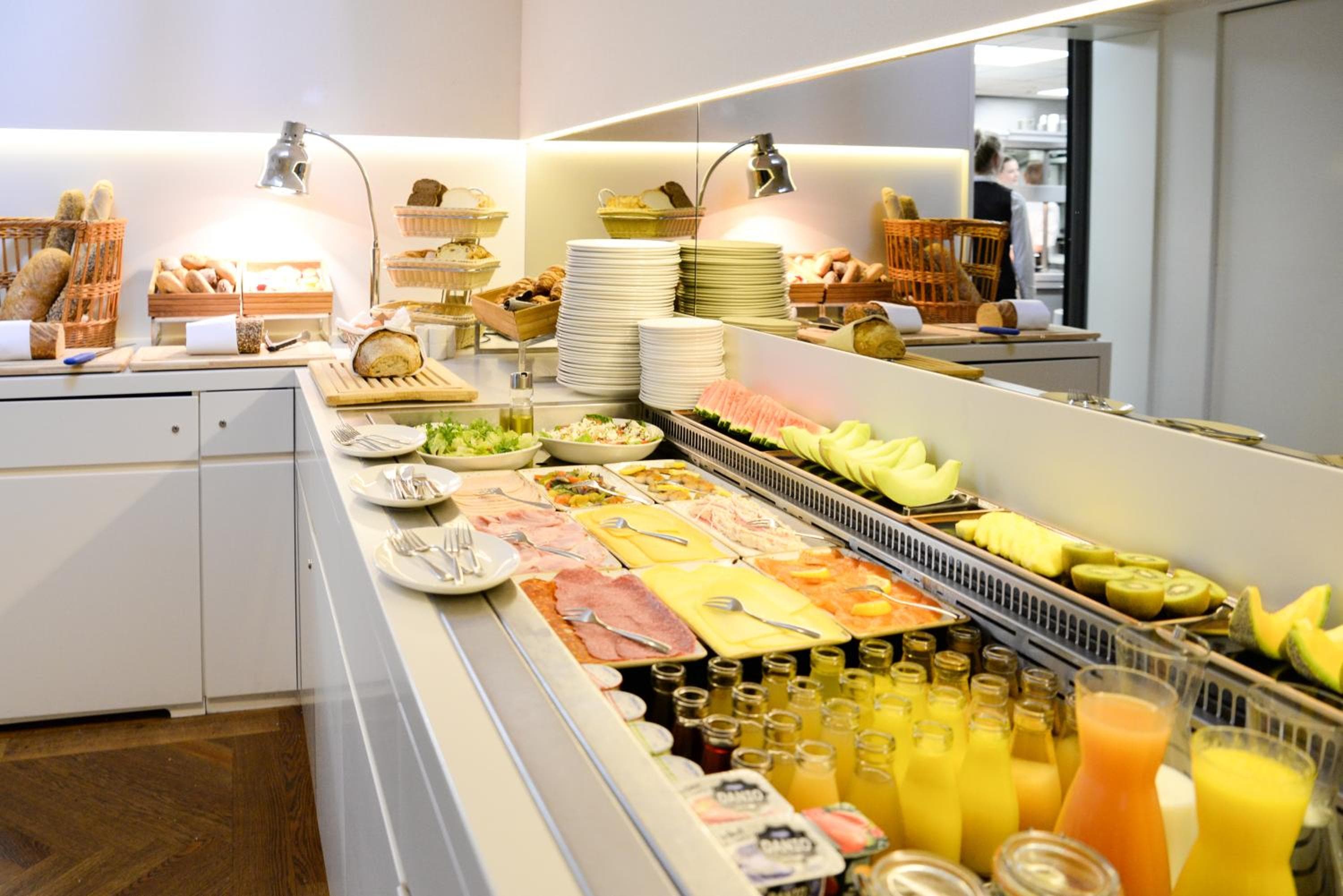 Ambassade Hotel — 26