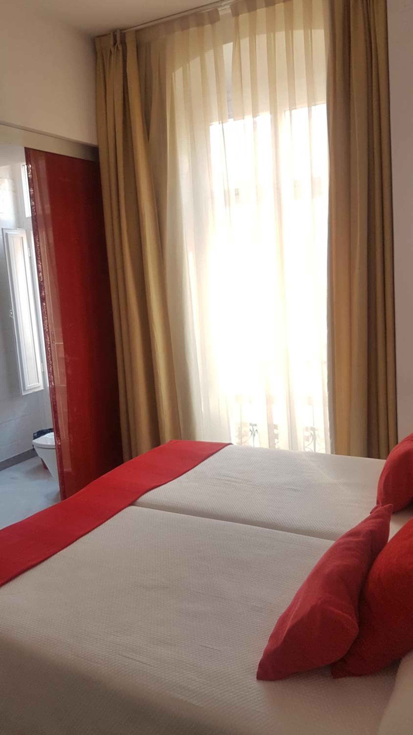 Hotel y Apartamentos Doña Lola — 28
