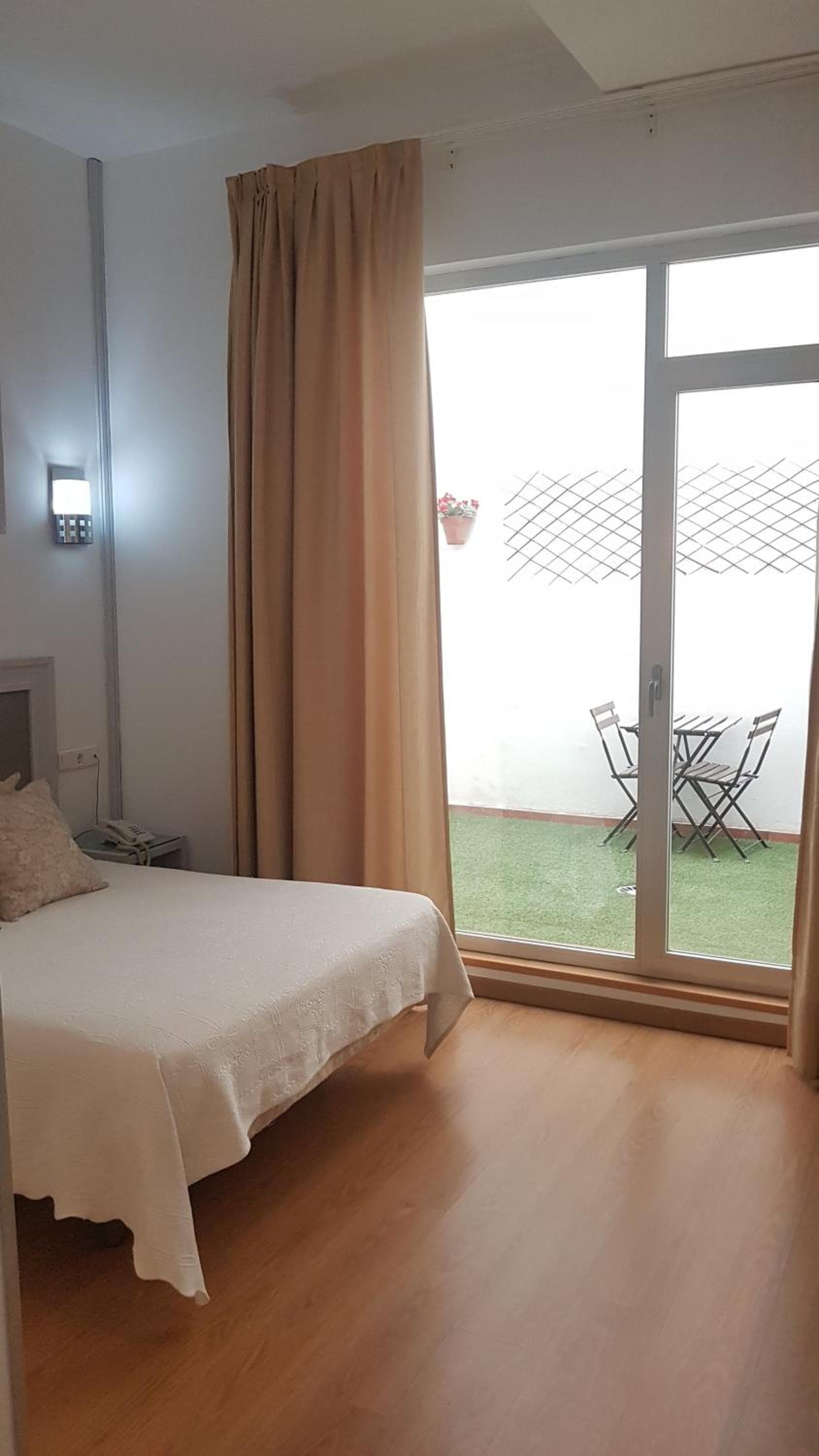 Hotel y Apartamentos Doña Lola — 26
