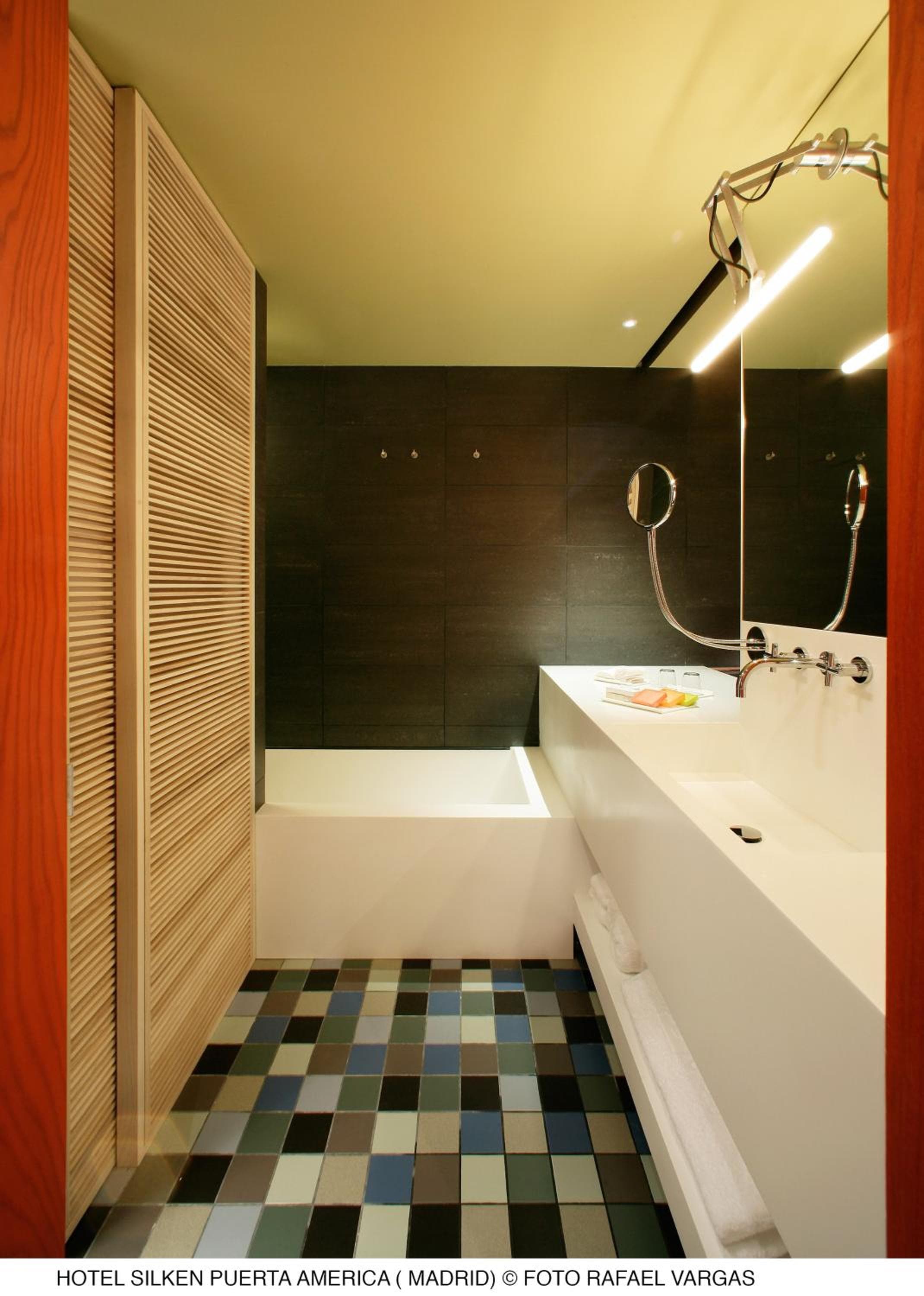 Hotel Puerta America — 12