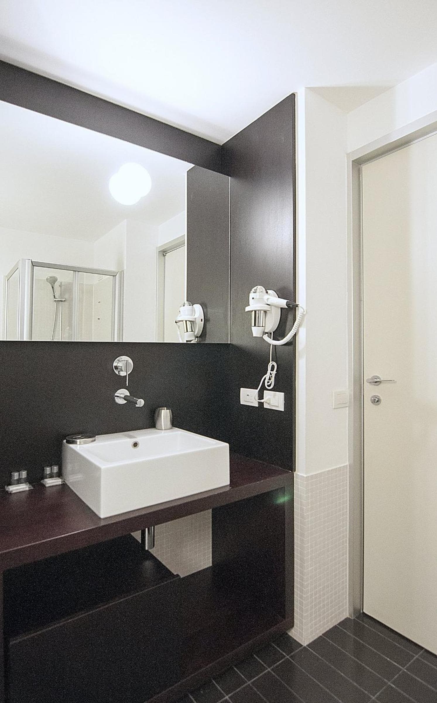 BB Hotels Aparthotel Desuite — 3