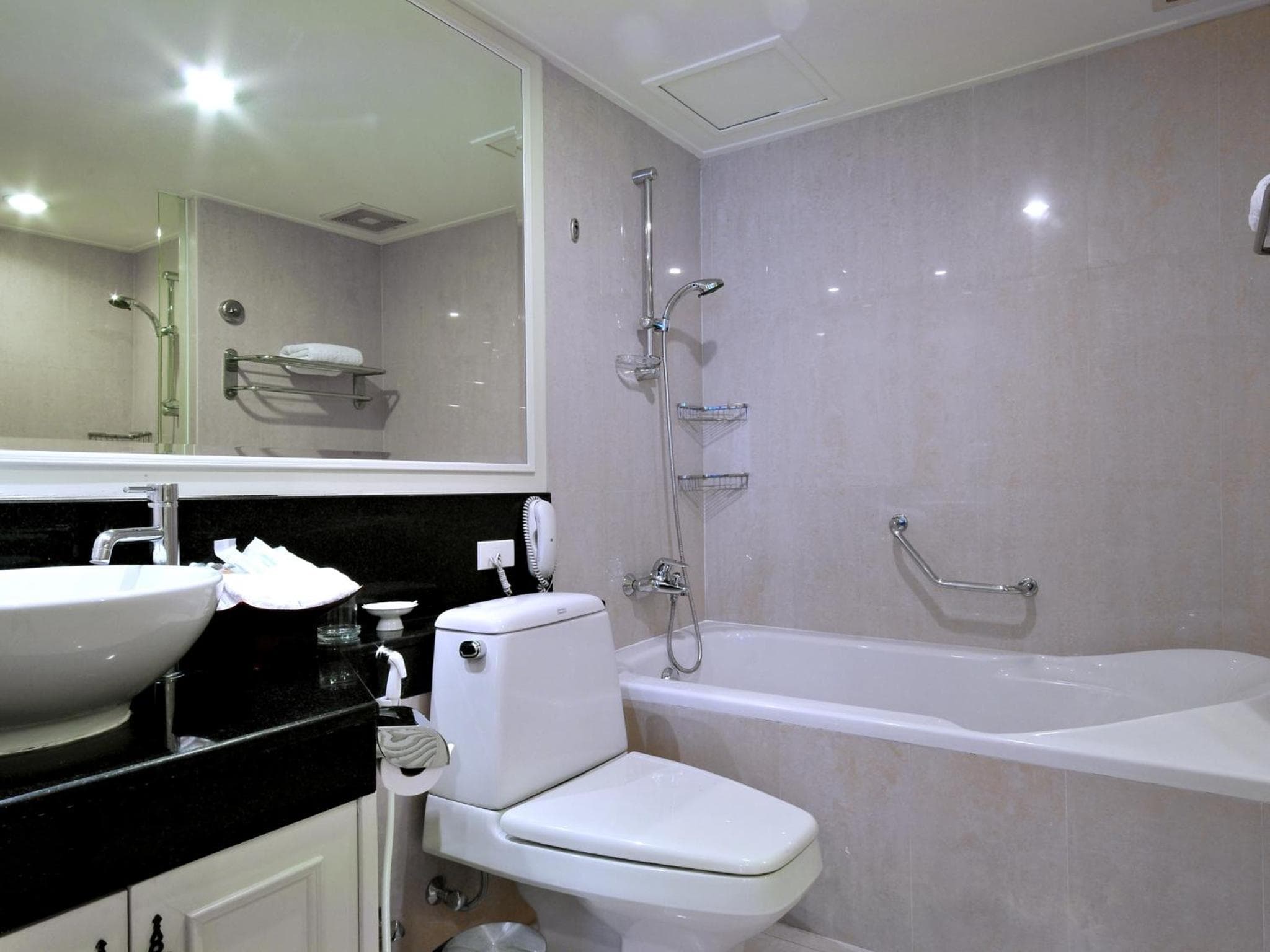 Centre Point Sukhumvit 10 — 9