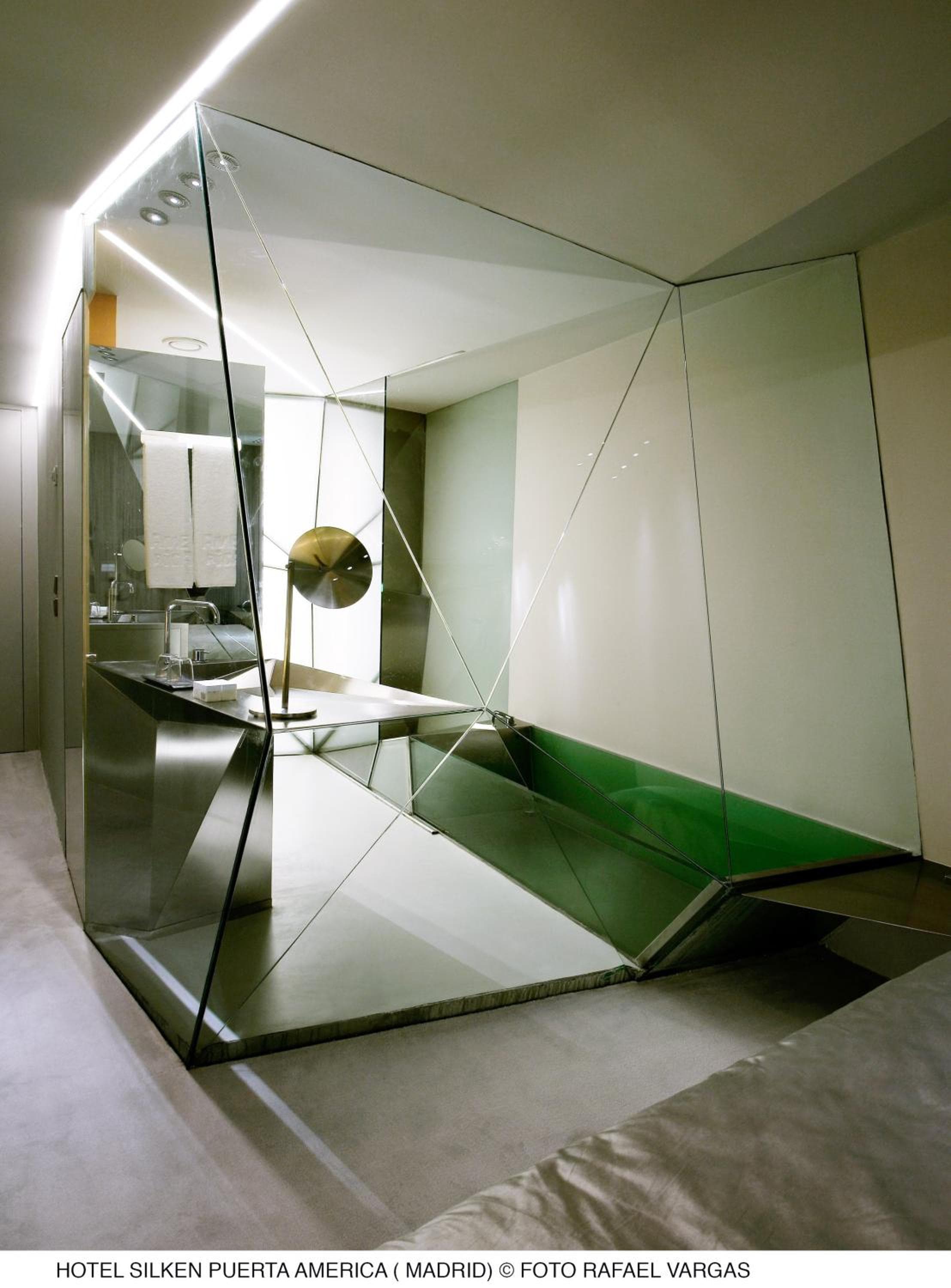 Hotel Puerta America — 16