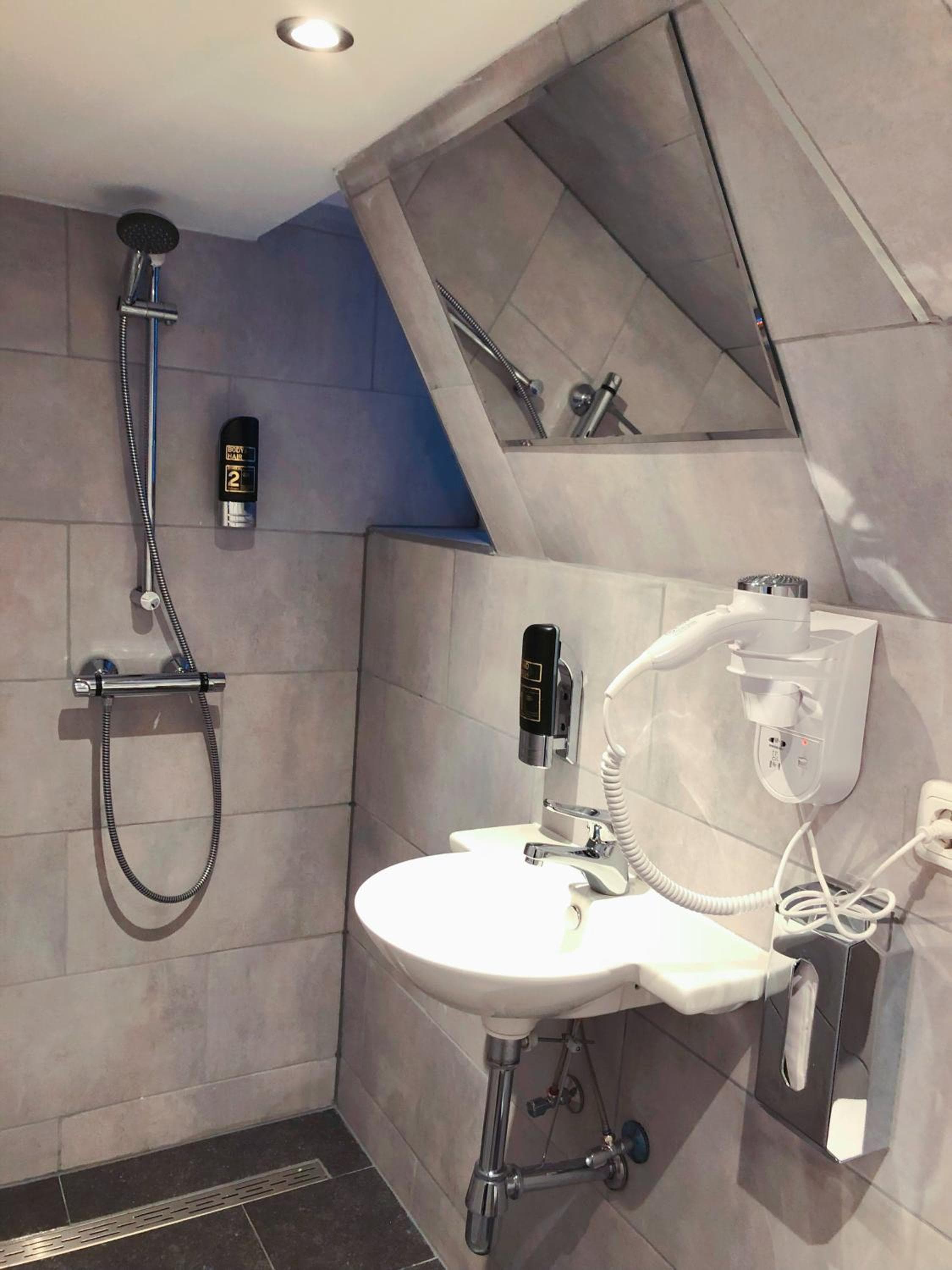 Hotel Damrak Inn — 27