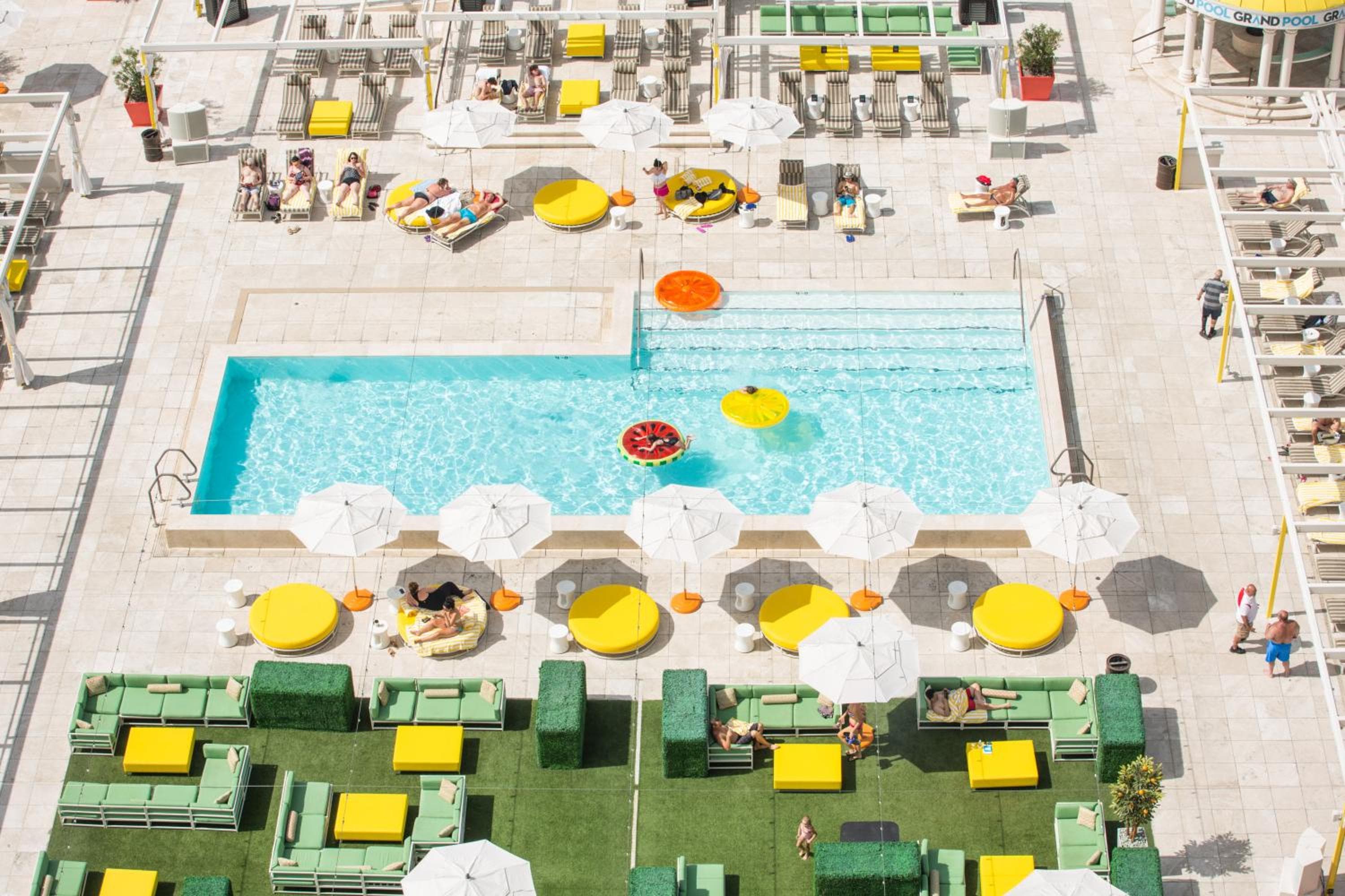 Downtown Grand Hotel & Casino — 10