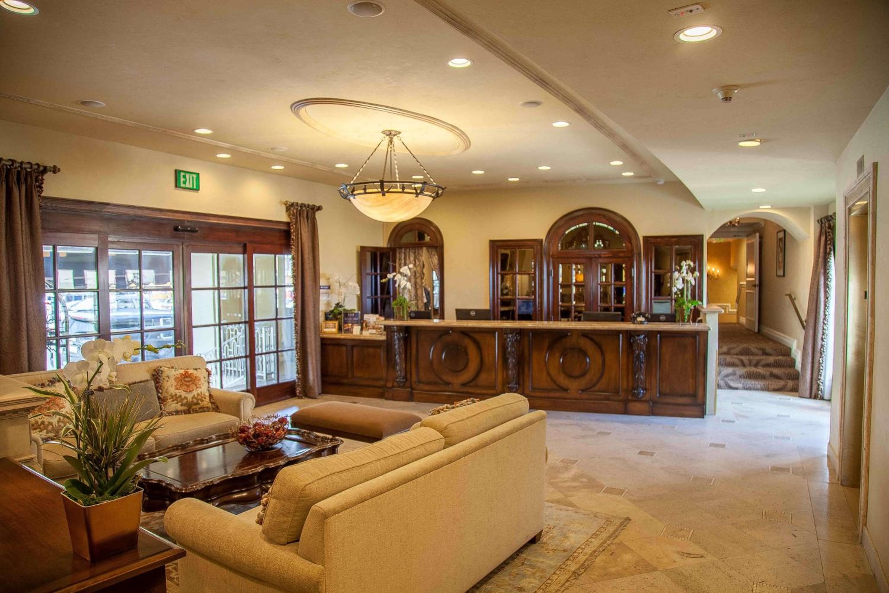 Best Western Plus Sunset Plaza Hotel — 2