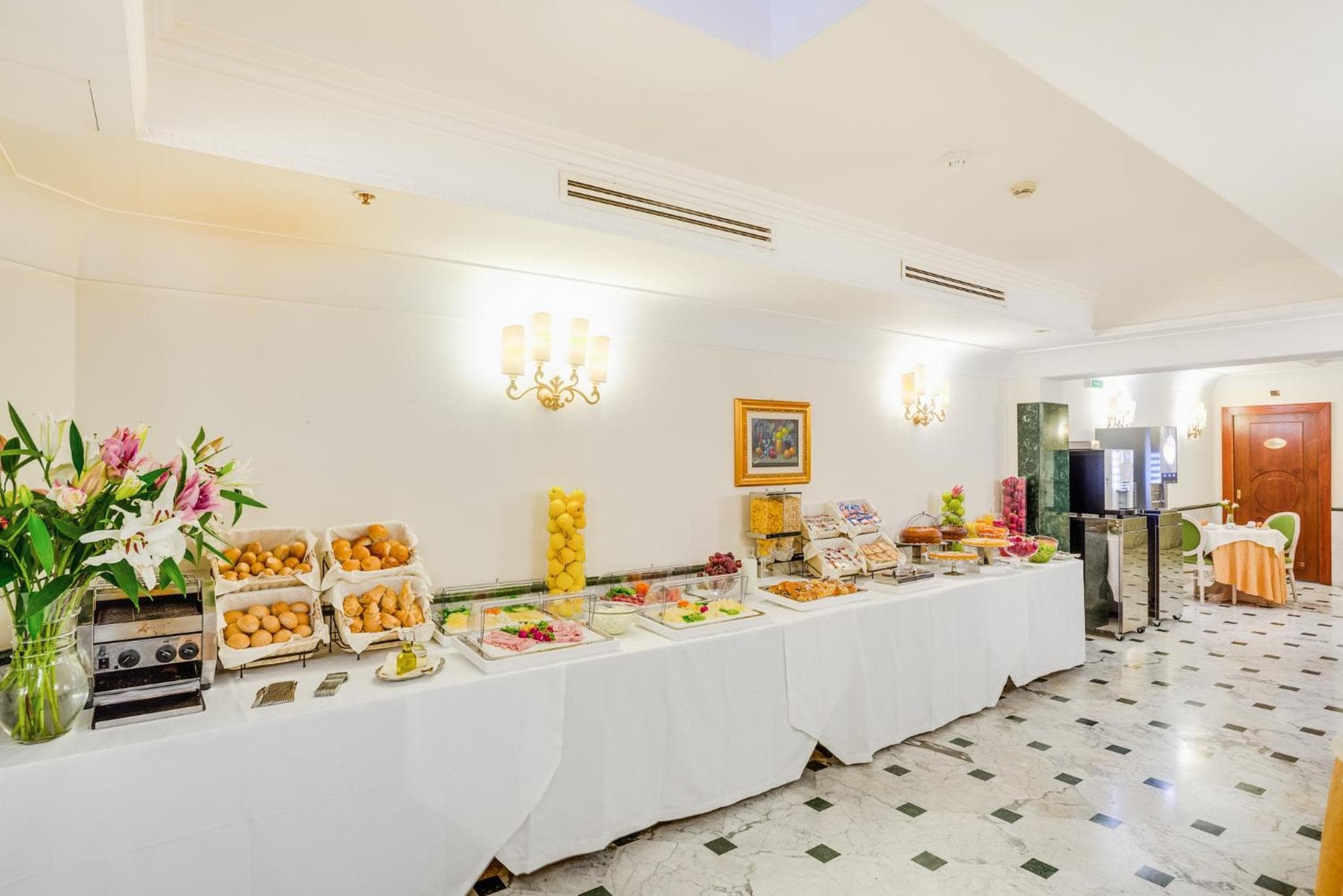 Raeli Hotel Regio — 14