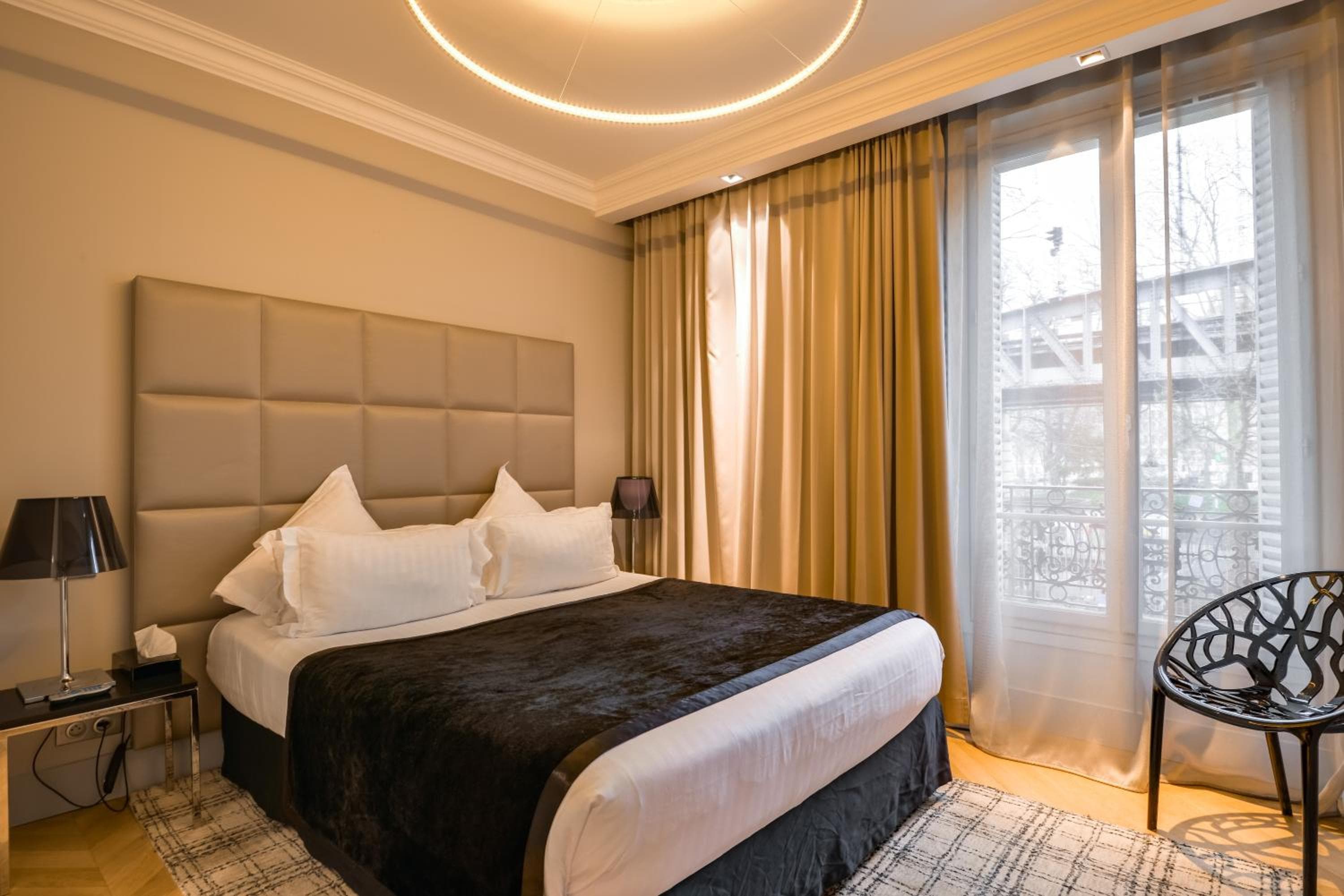 First Hotel Paris Tour Eiffel — 3
