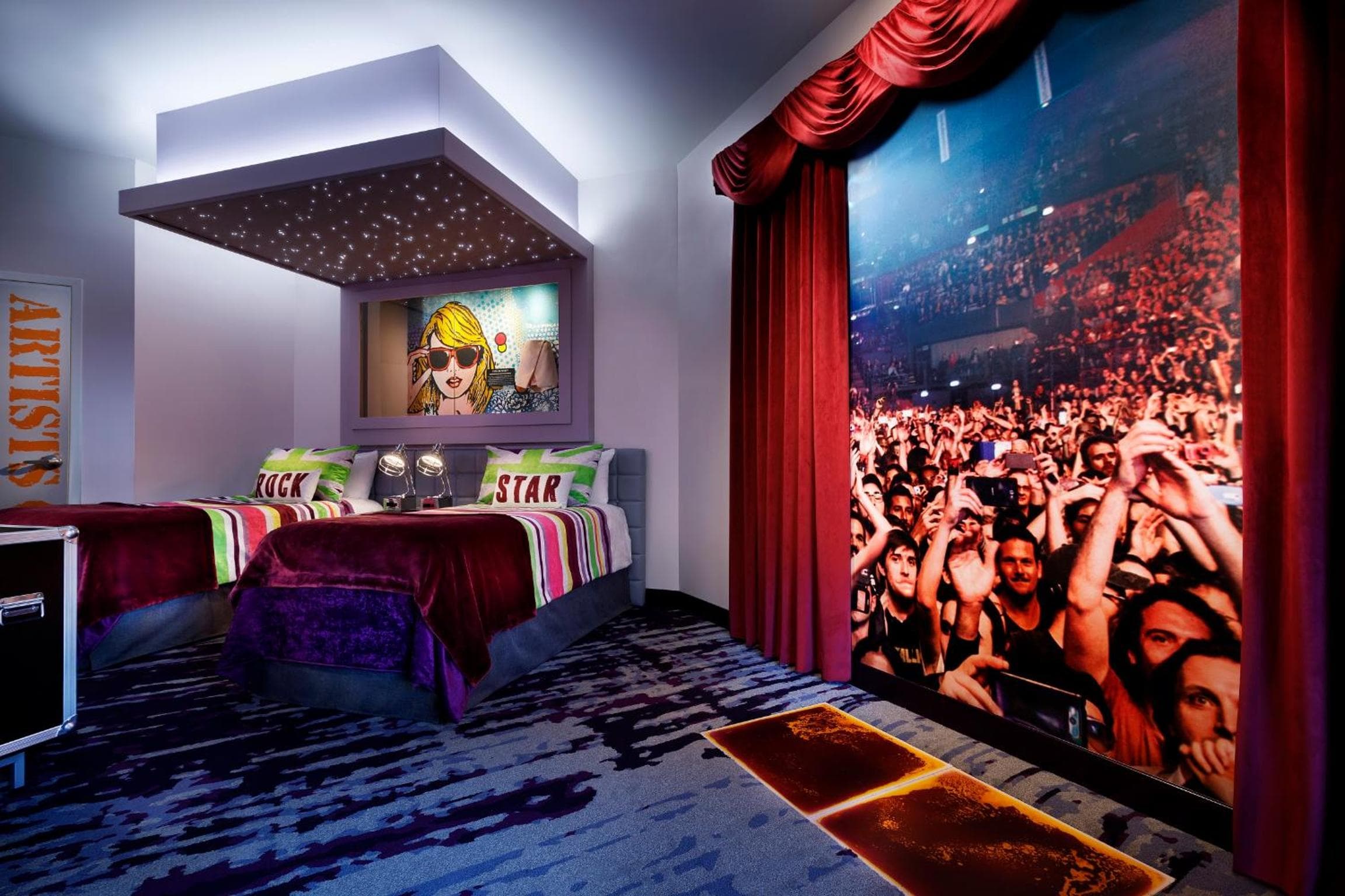 Universal's Hard Rock Hotel® — 24