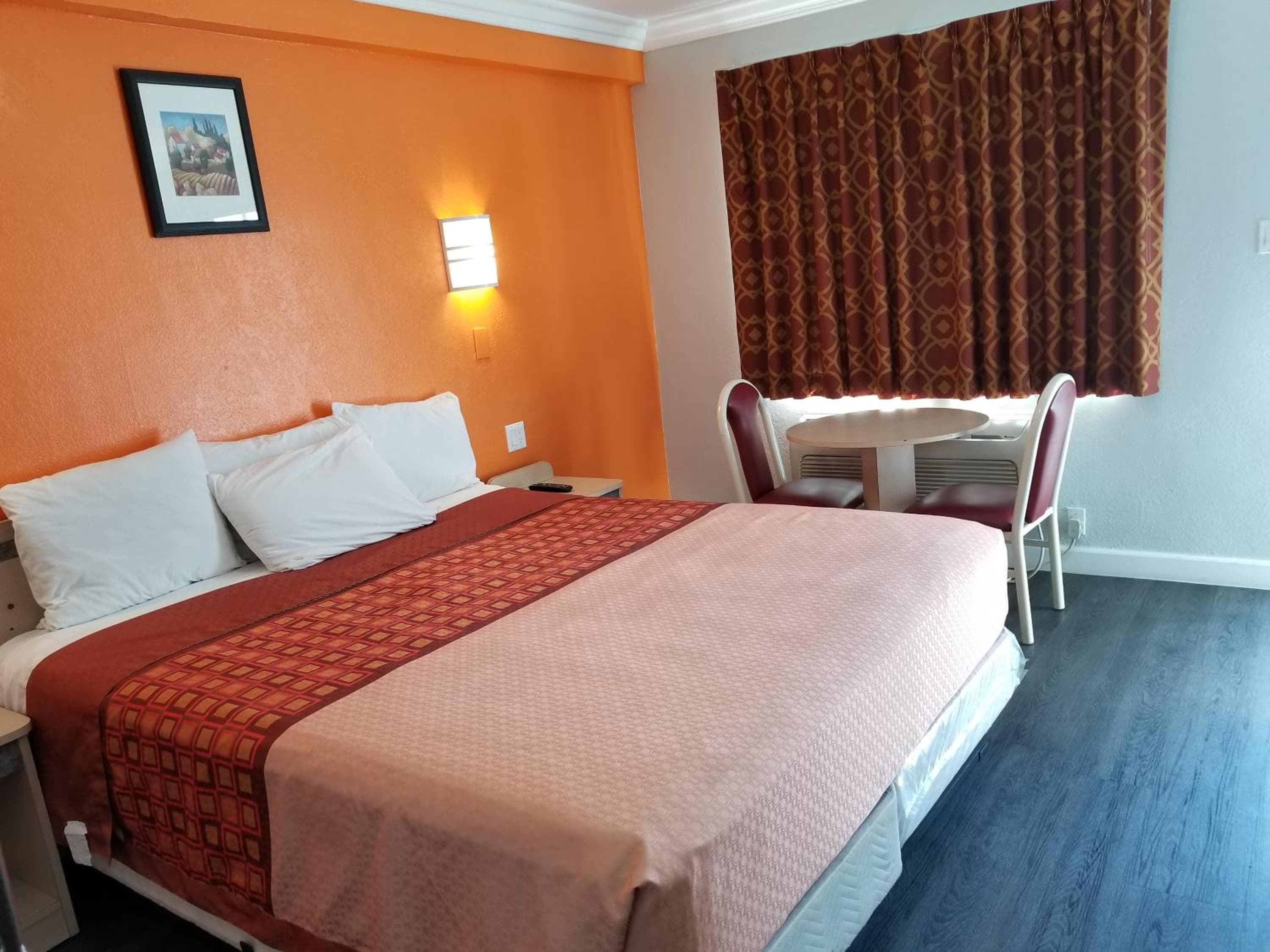 Value Inn Hollywood — 8
