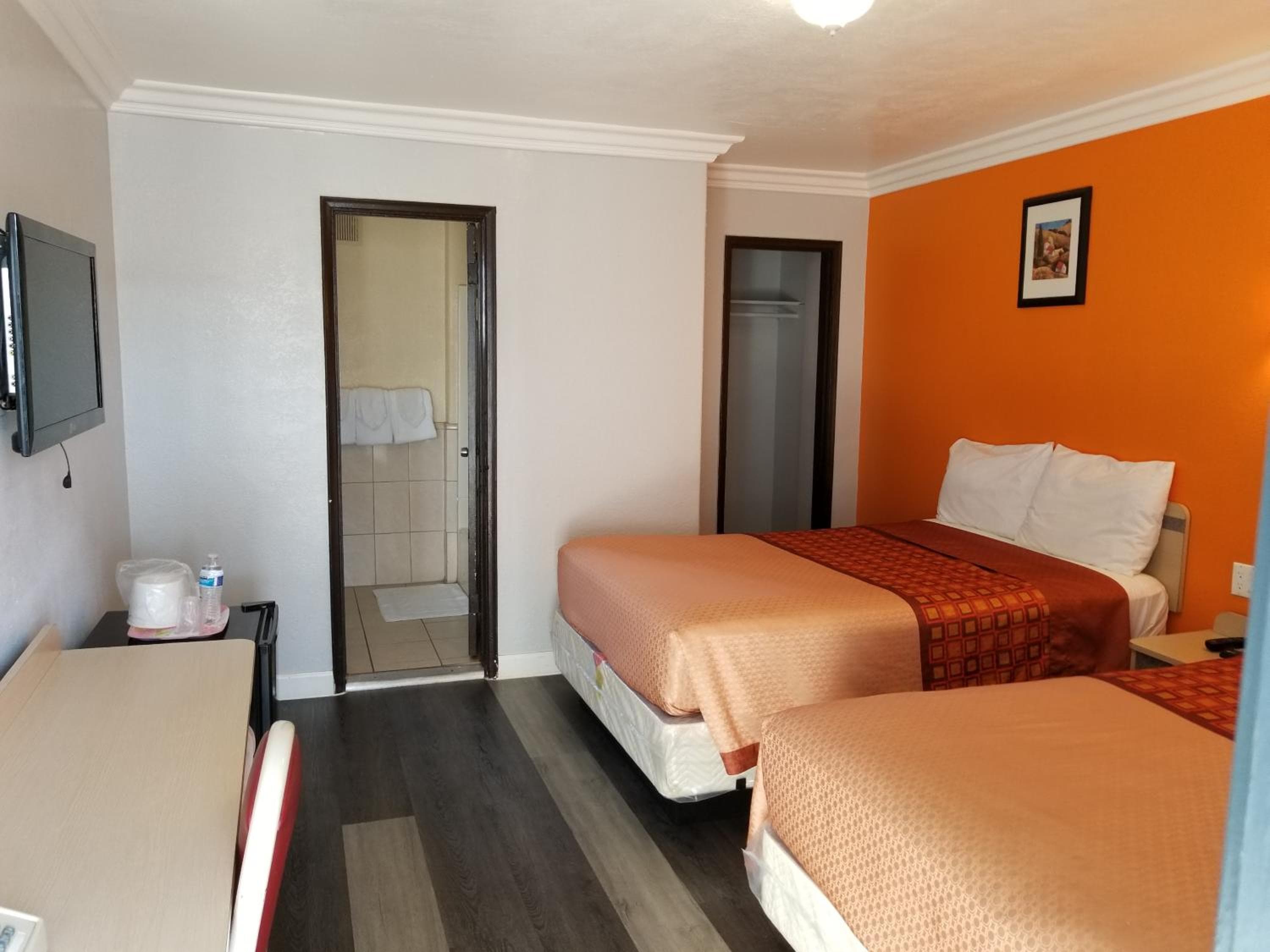 Value Inn Hollywood — 11
