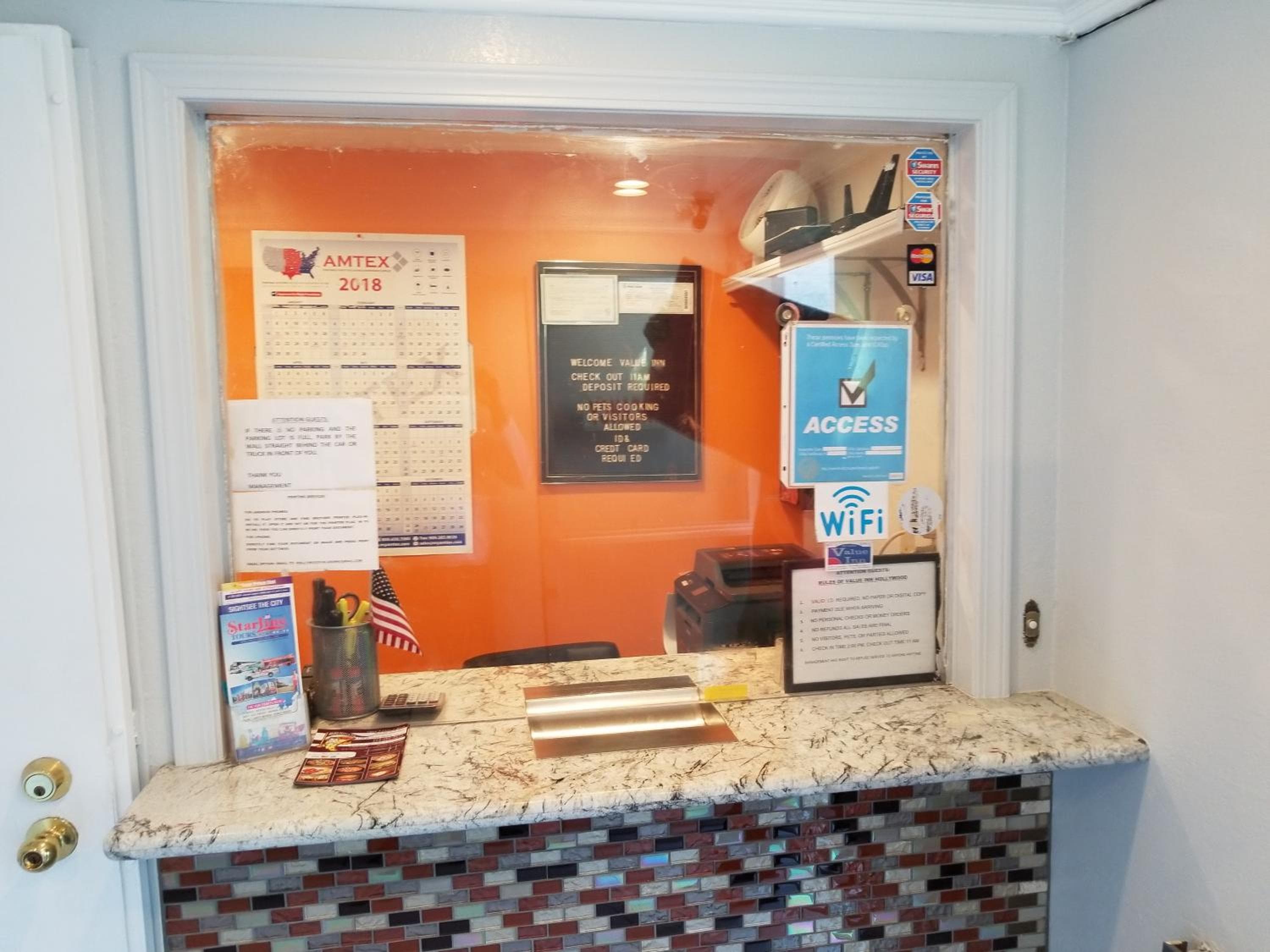 Valore Inn Hollywood — 6