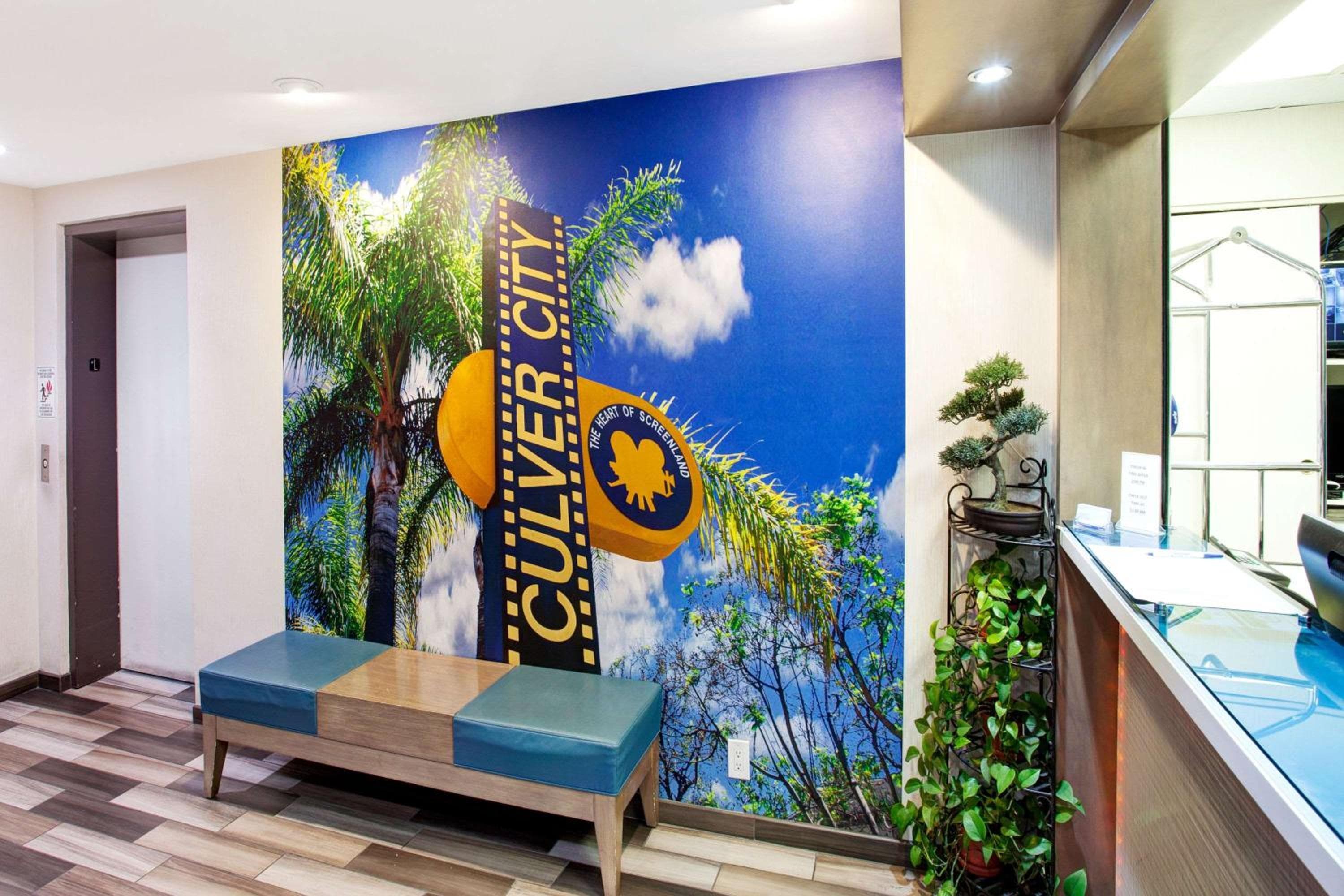 Travelodge by Wyndham Culver City — 12