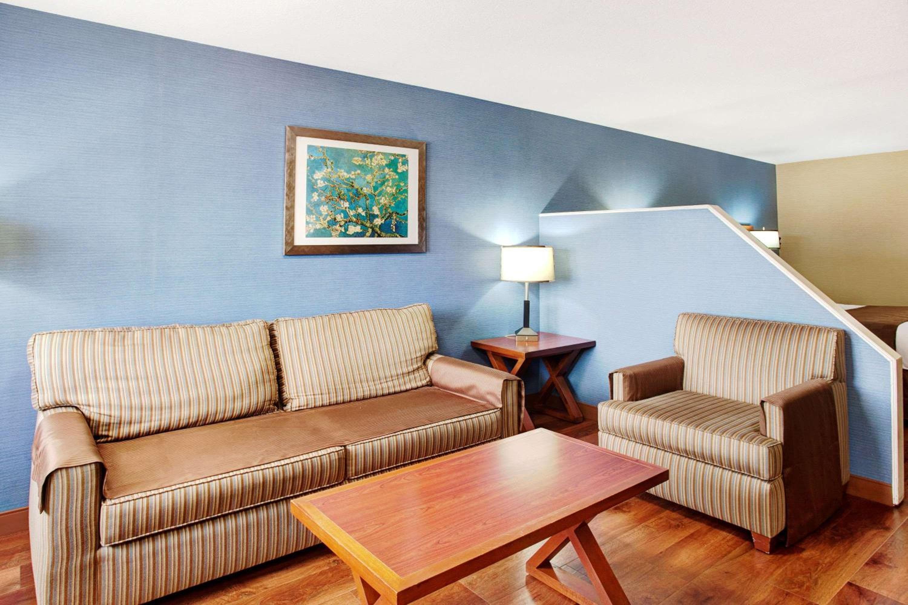 Travelodge by Wyndham Culver City — 29