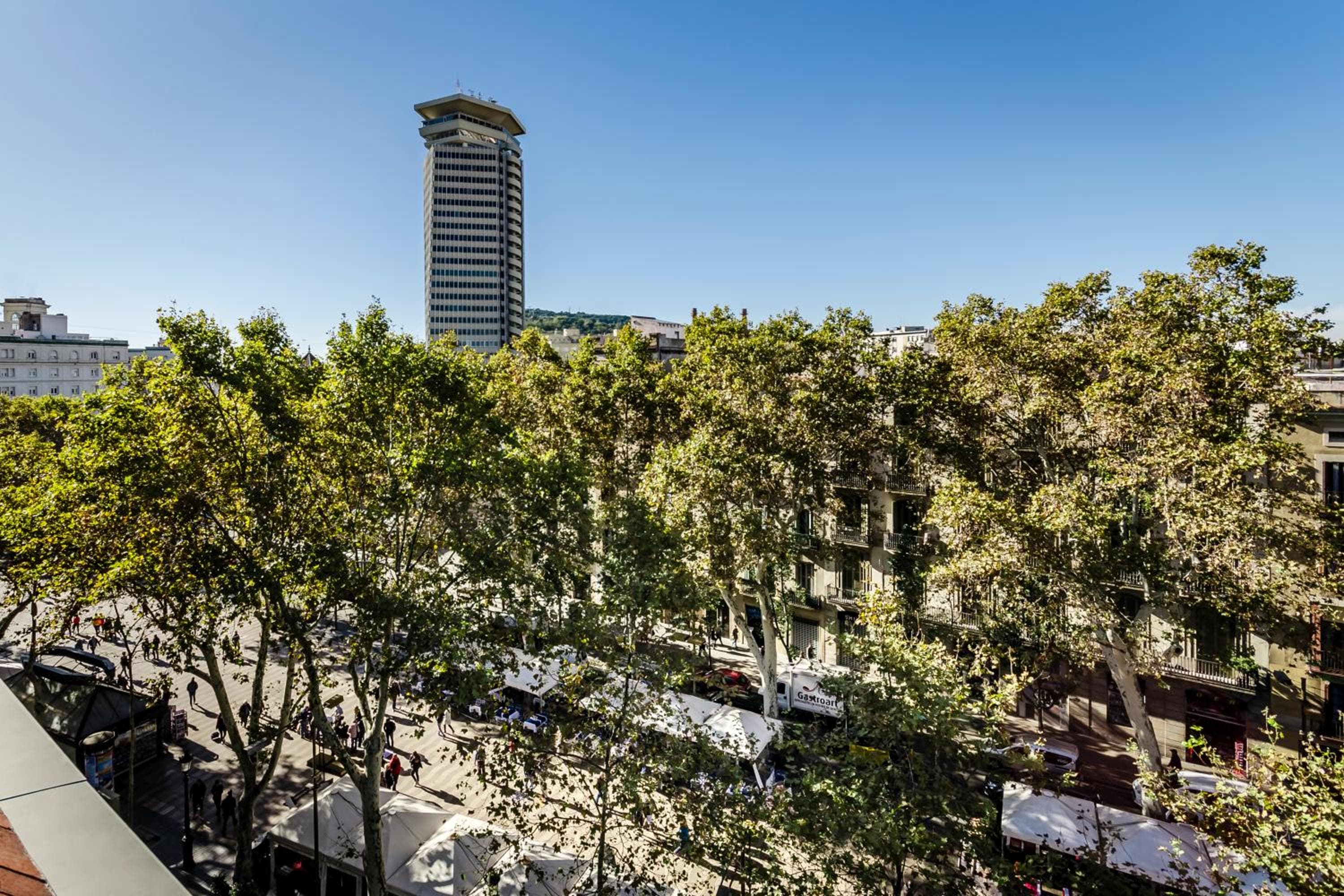 Ikonik Ramblas — 23