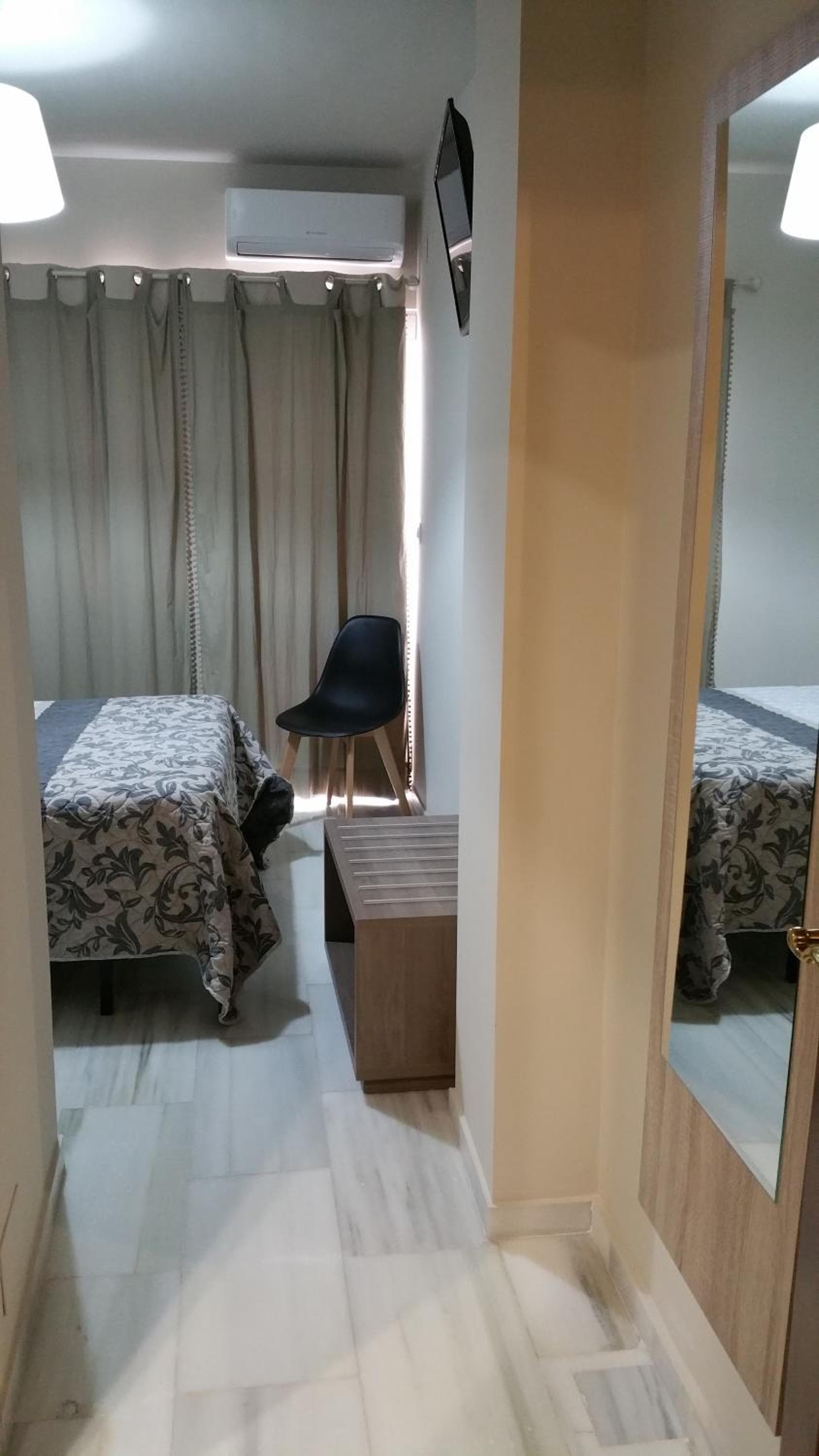 Hostal Tilos — 15
