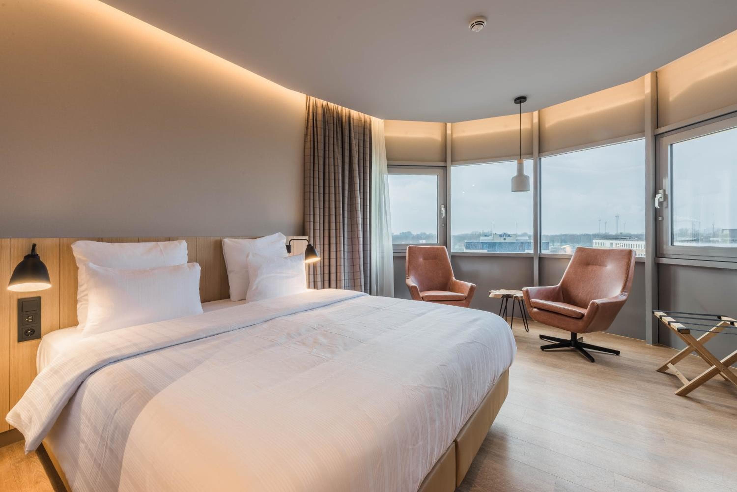 Hotel Urban Lodge — 5