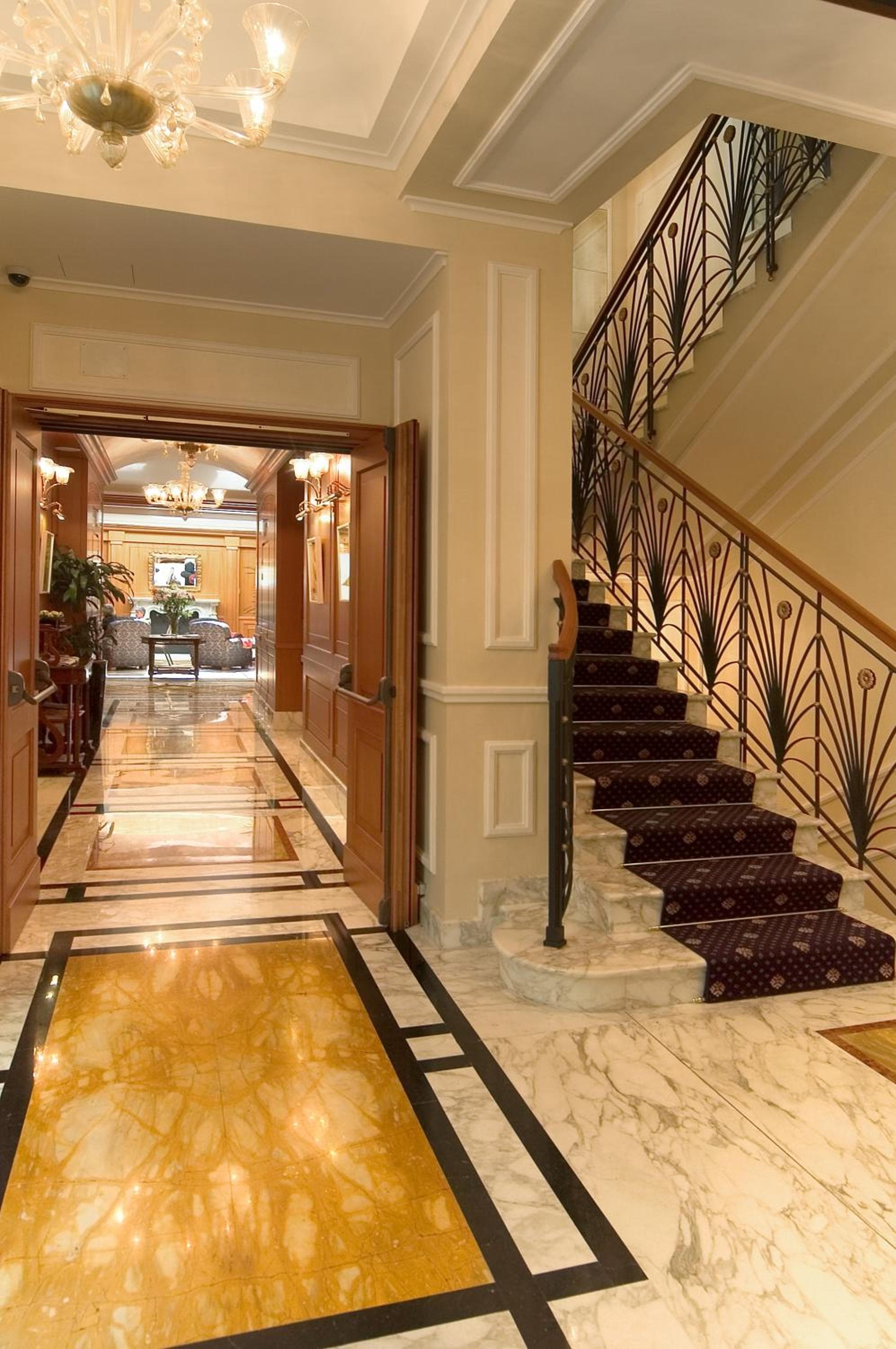 Albergo Manzoni — 13