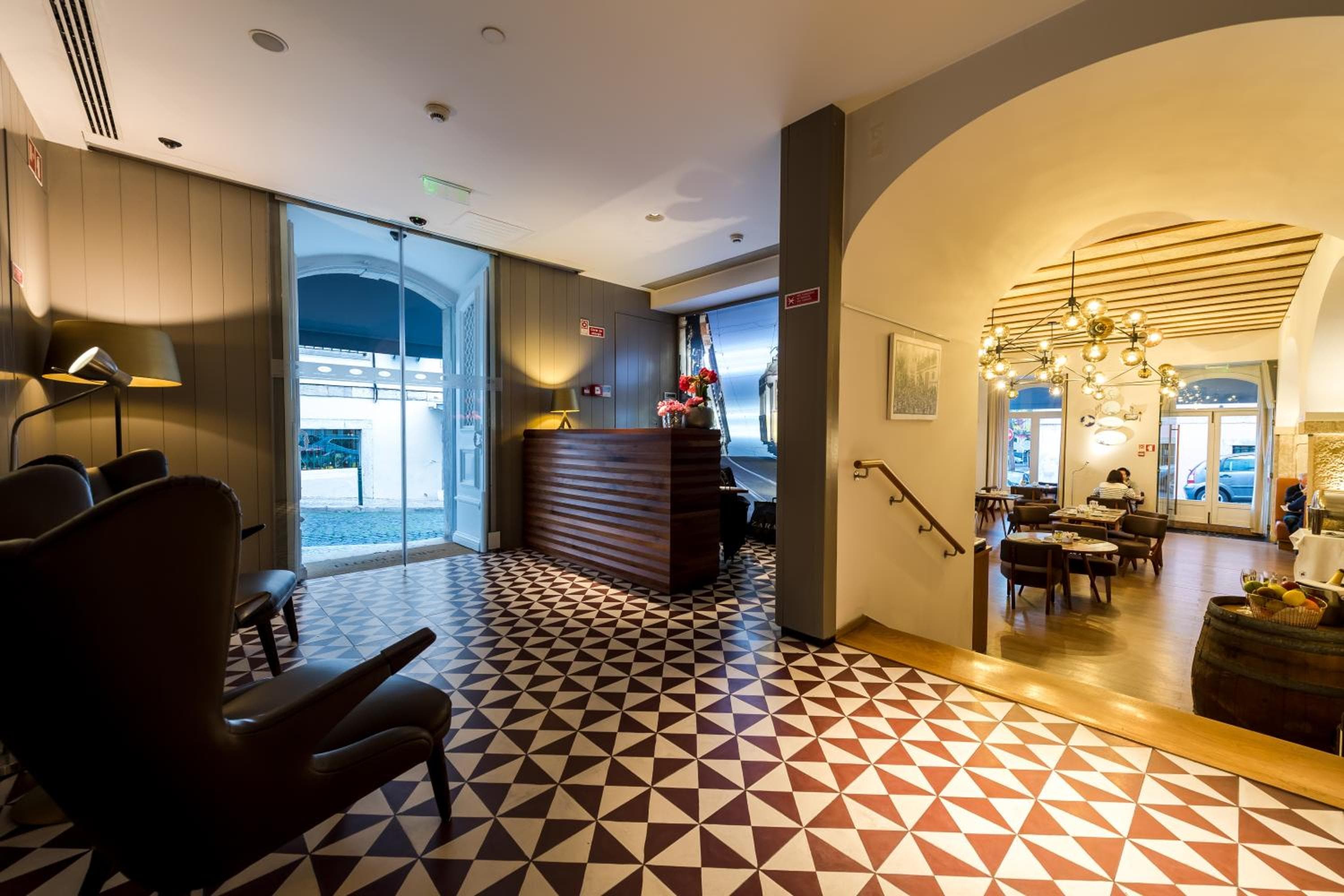 Lisbona Carmo Hotel — 11