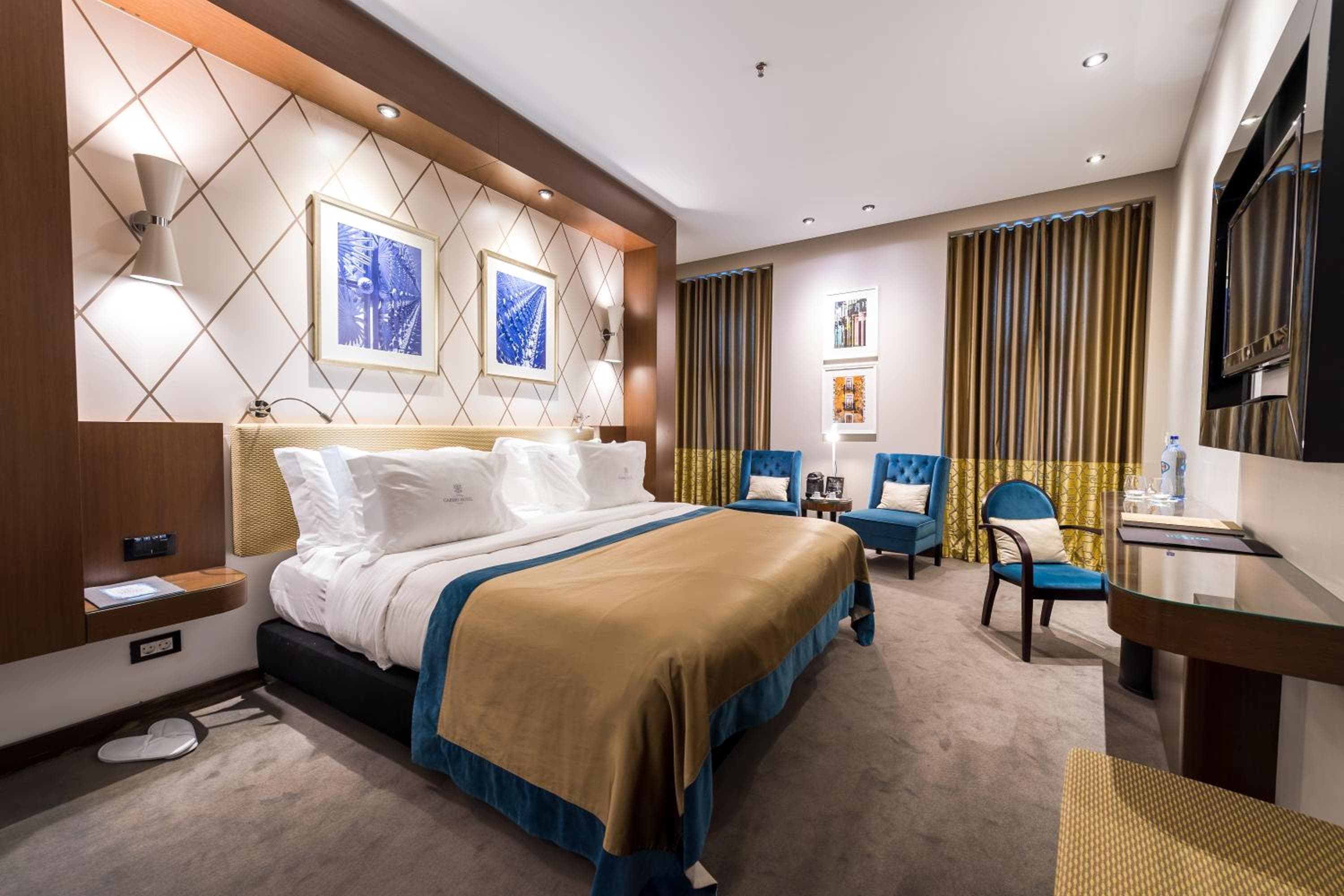 Lisbona Carmo Hotel — 2